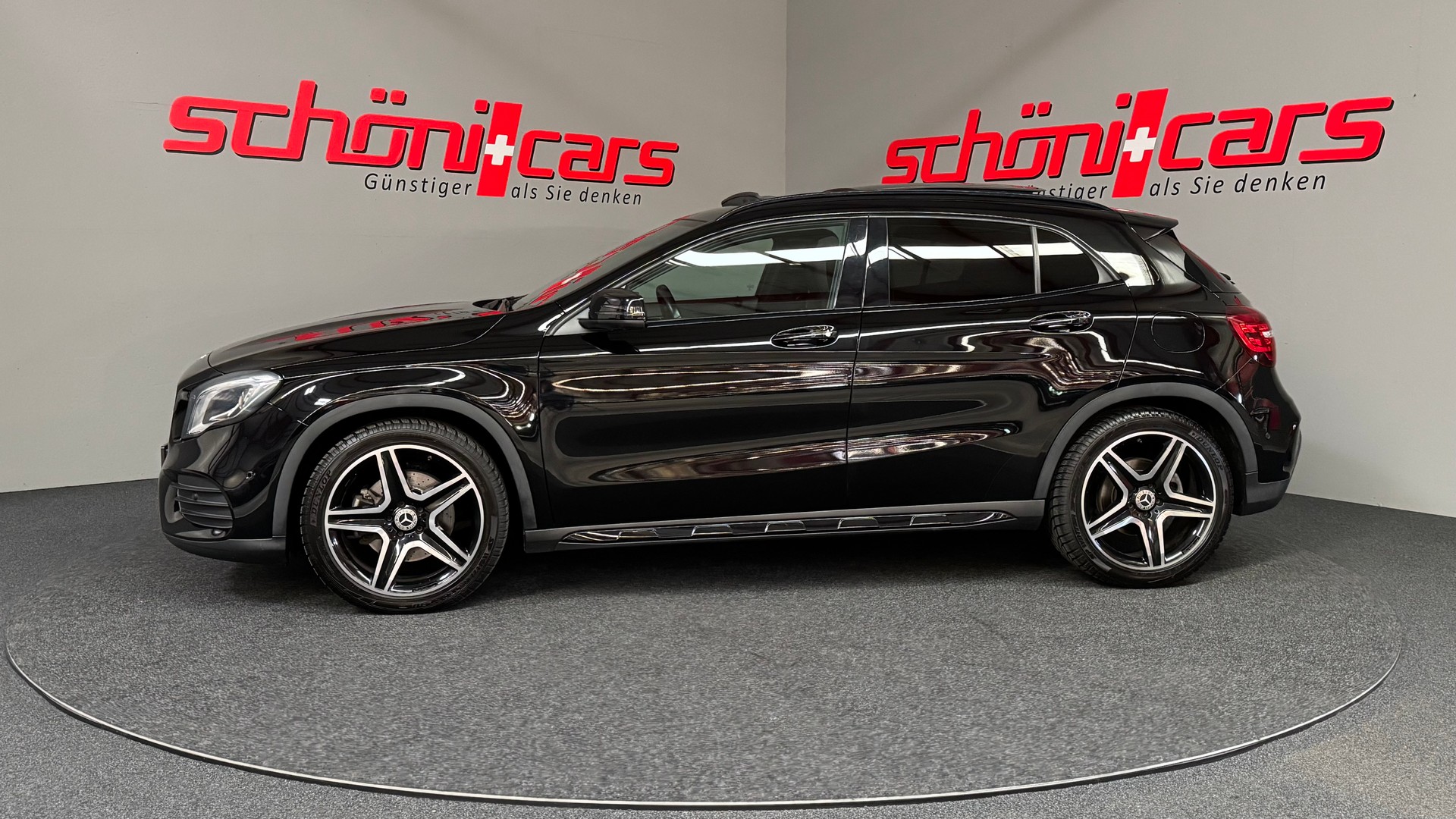 MERCEDES-BENZ GLA 250 AMG Line 4Matic 7G-DCT-showroom-element-2