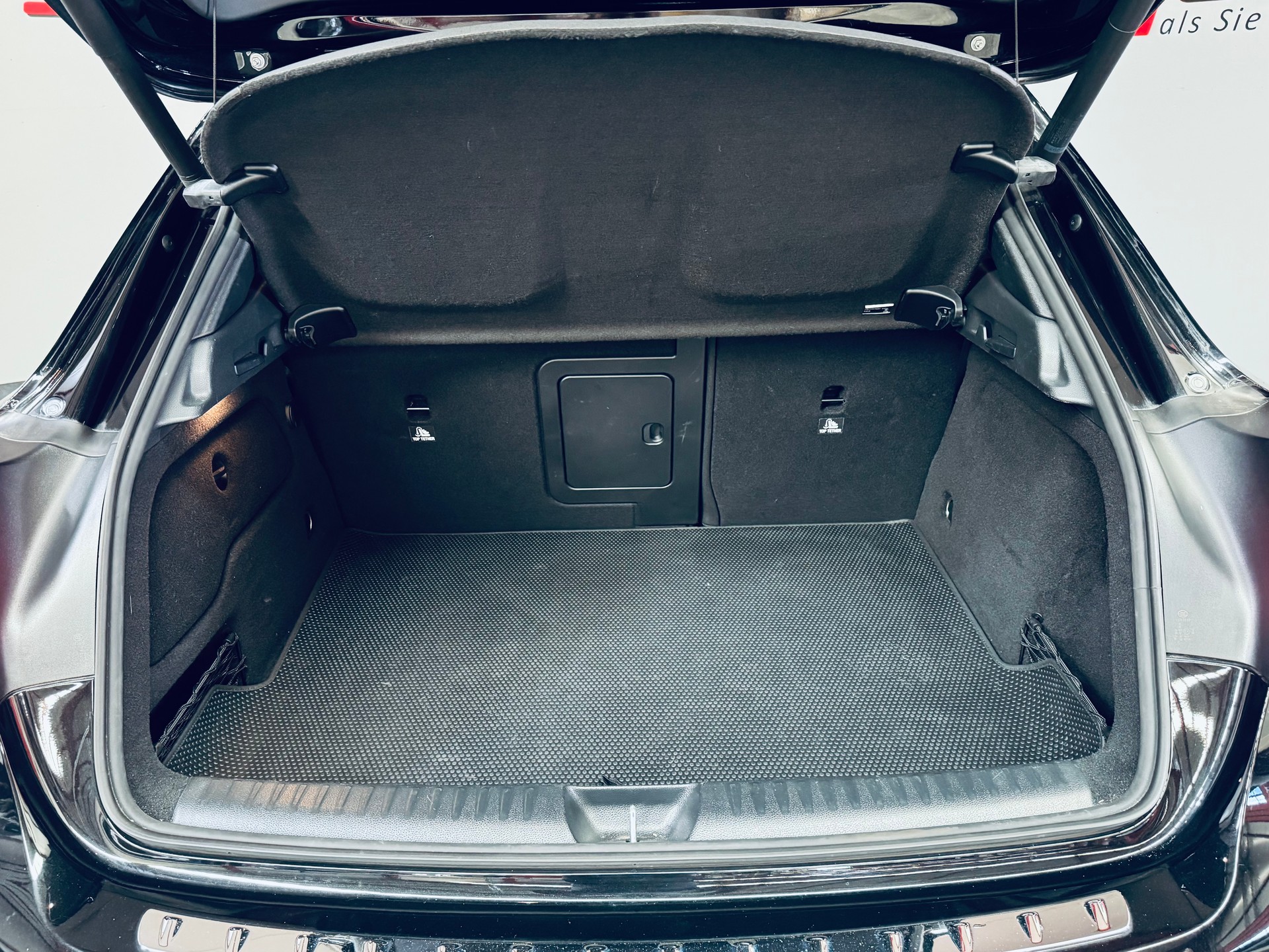 MERCEDES-BENZ GLA 250 AMG Line 4Matic 7G-DCT-image-12