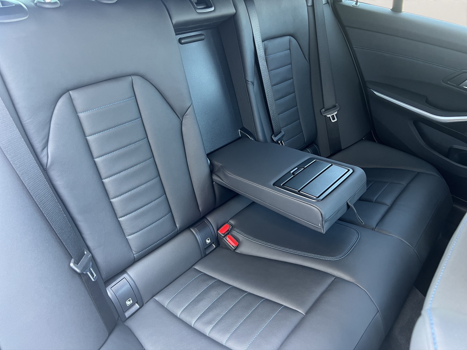 BMW 320d xDr 48V Tour M Sport-image-20
