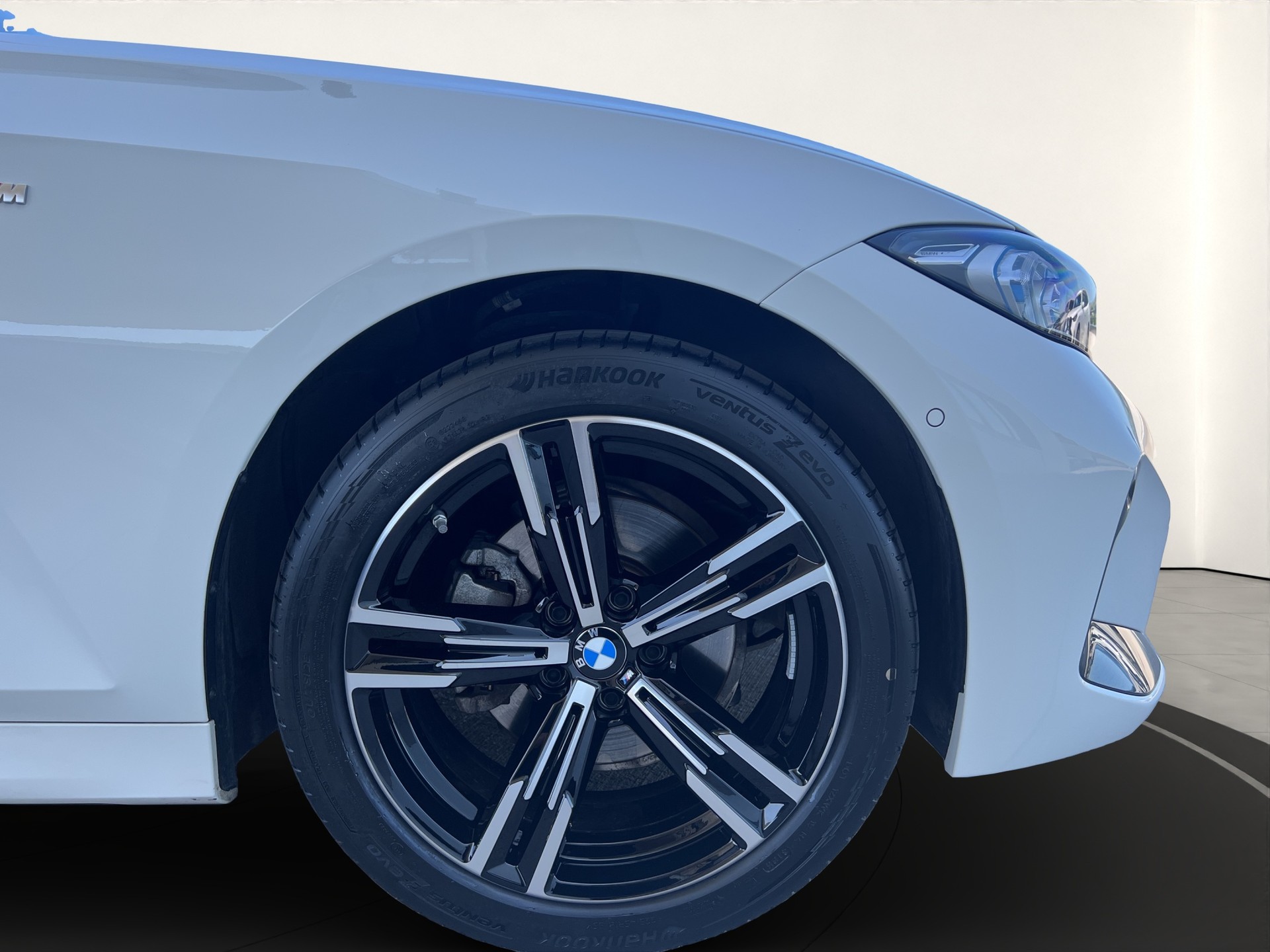 BMW 320d xDr 48V Tour M Sport-image-6
