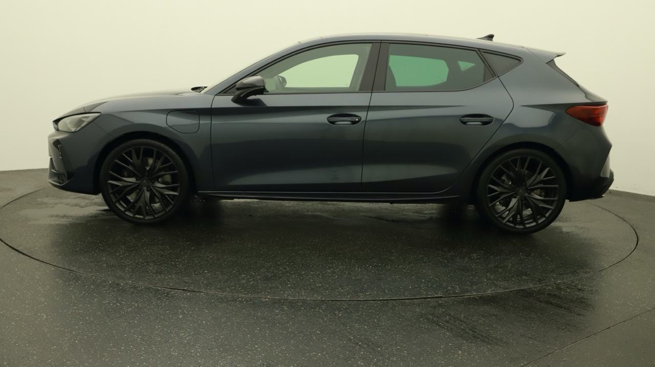 CUPRA LEON 1.5 e-HYBRID pHEV VZ Black Edition-showroom-element-1