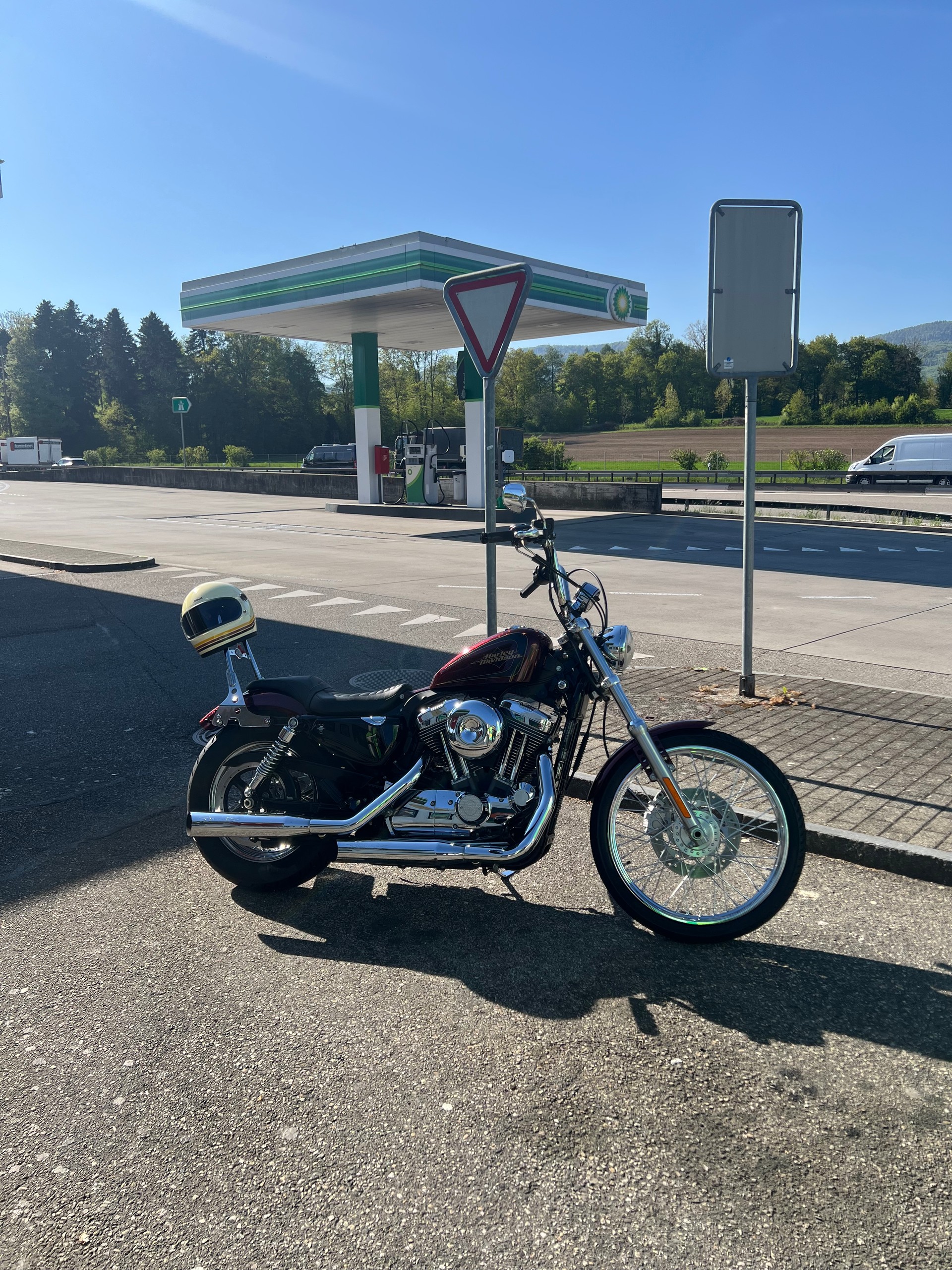 HARLEY-DAVIDSON XL 1200 V Seventy Two-image-2