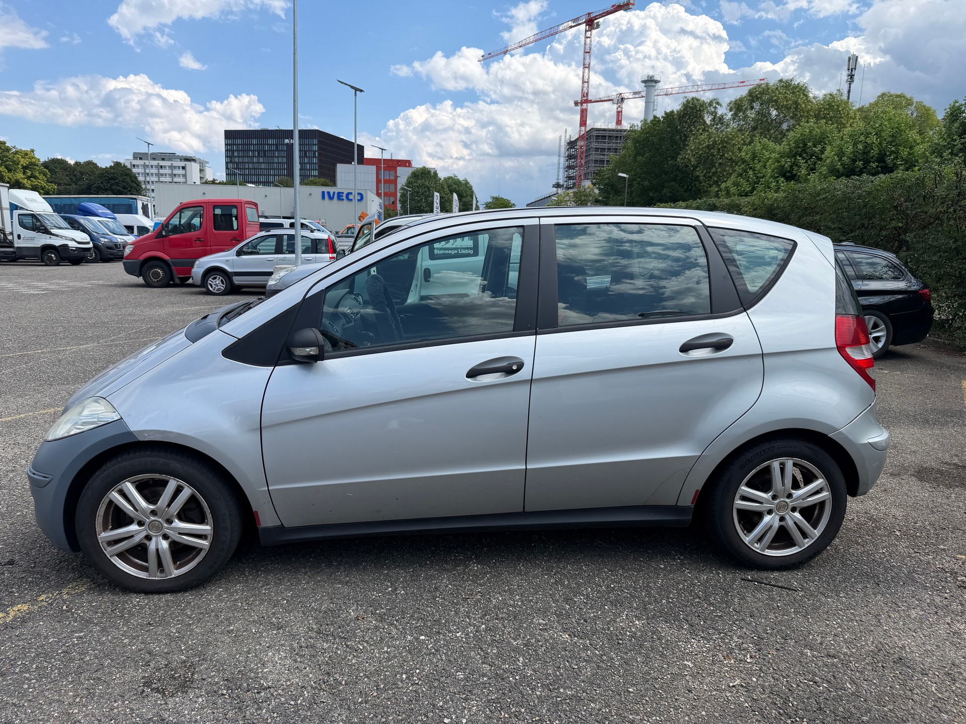 MERCEDES-BENZ A 200 Avantgarde-showroom-element-1