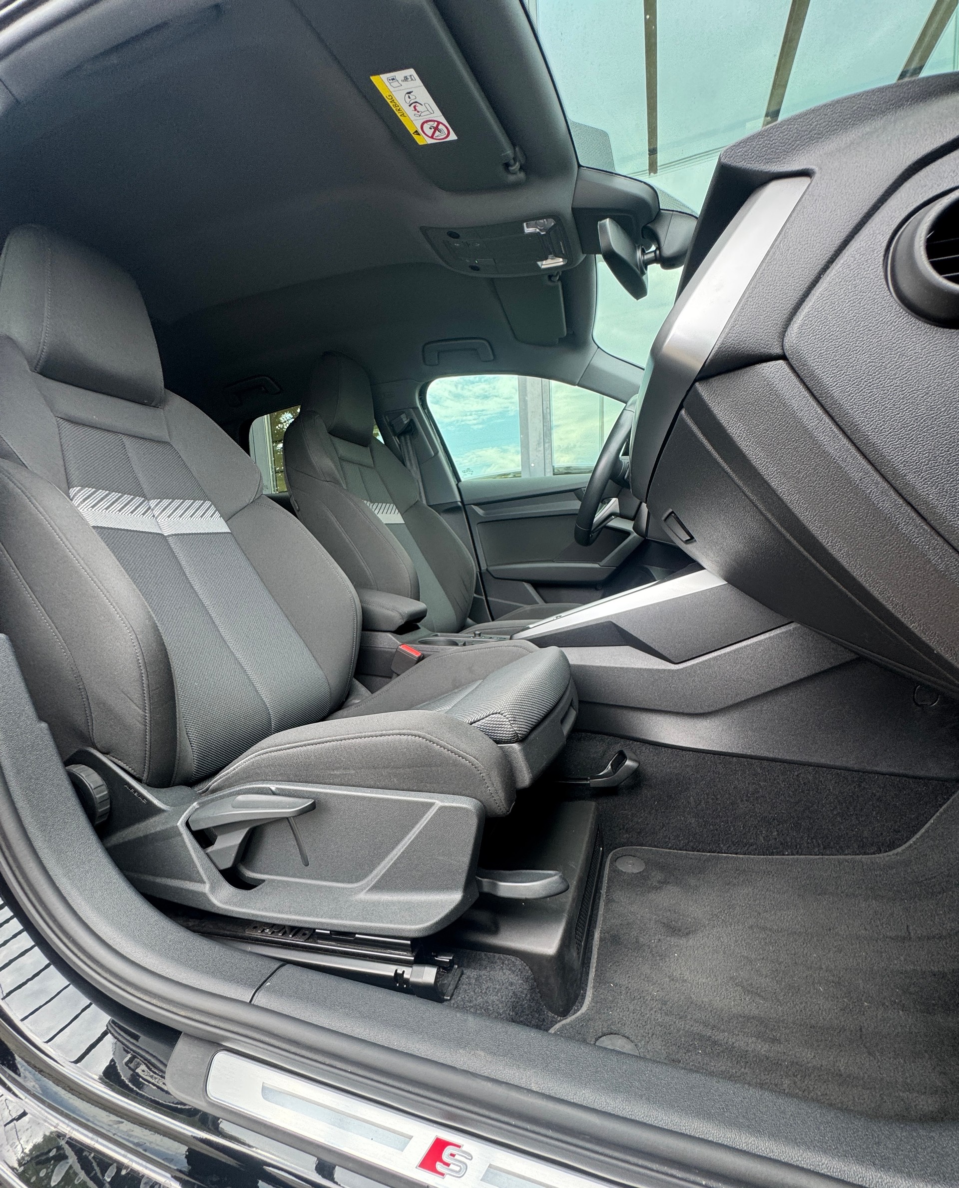 AUDI A3 Sportback 35 TFSI S line S-tronic-image-9