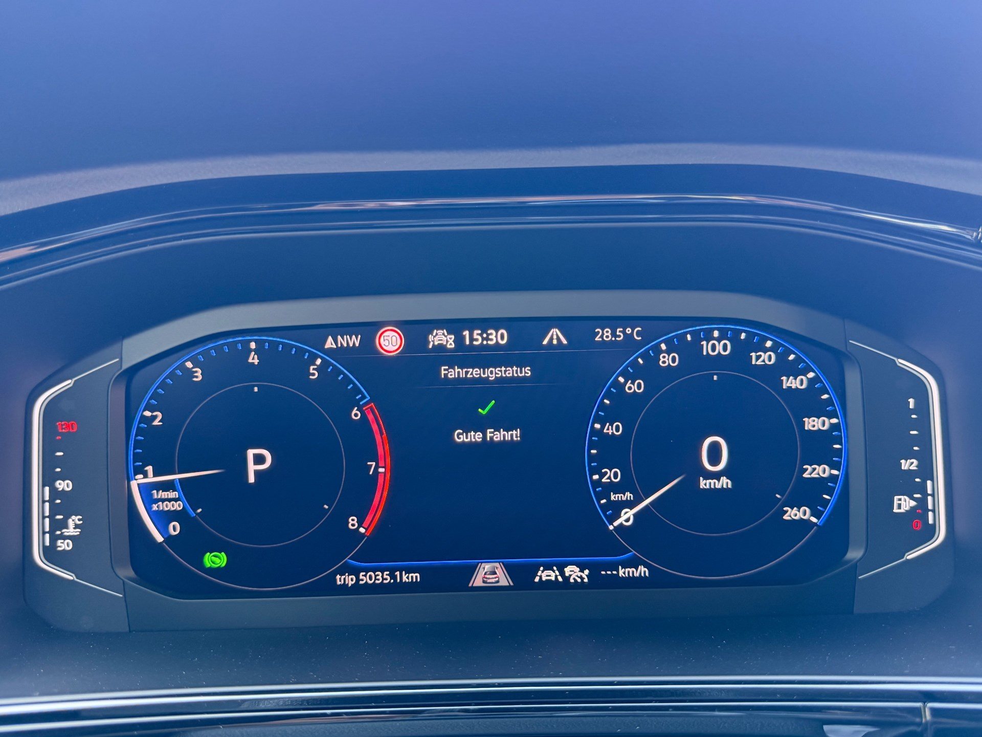 VW T-Roc CABRIOLET 1.5 TSI 150PS R-LINE *** KARMANN EDITION & 5 JAHRE VW WERKSGARANTIE ***-image-9