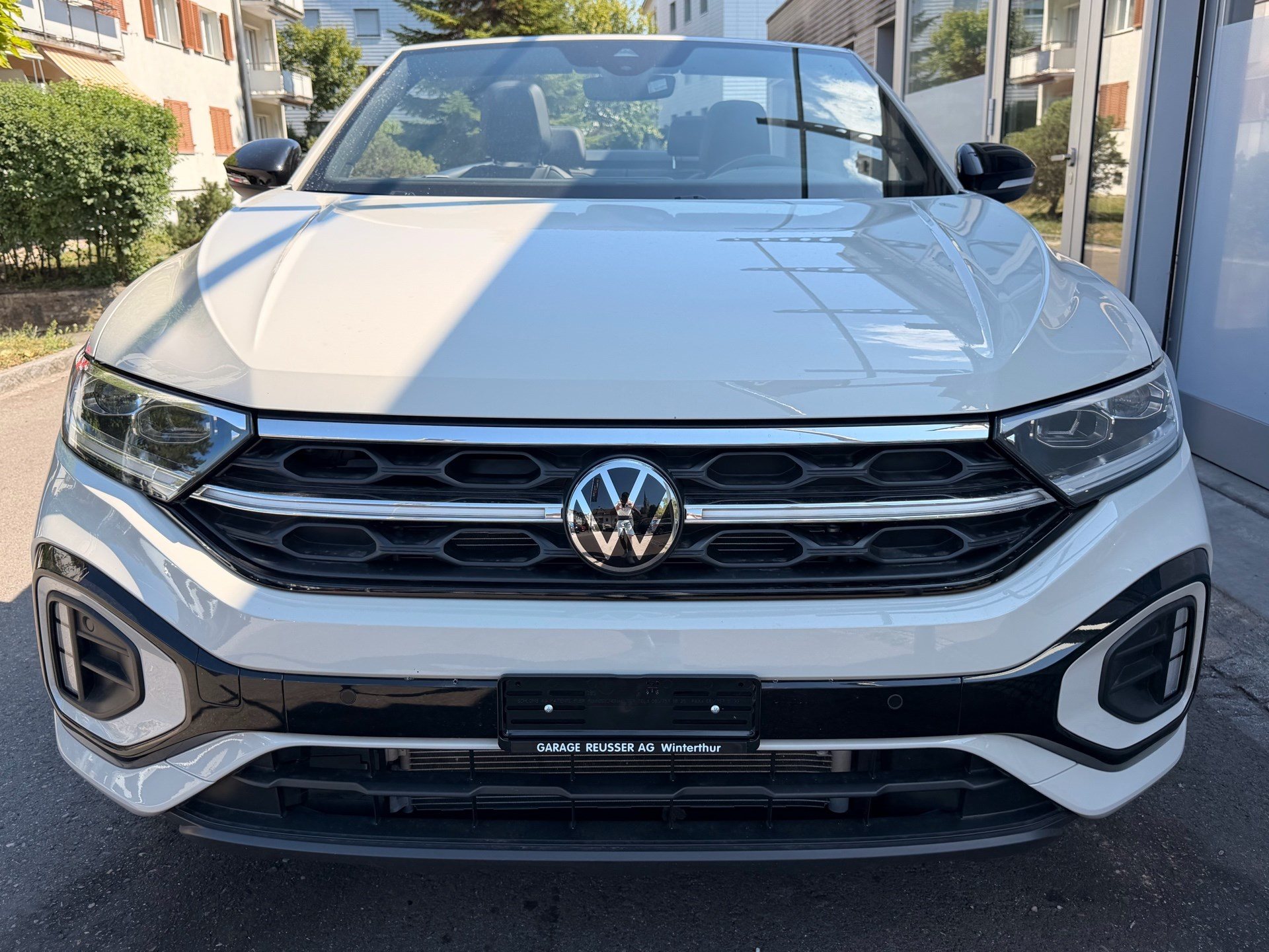 VW T-Roc CABRIOLET 1.5 TSI 150PS R-LINE *** KARMANN EDITION & 5 JAHRE VW WERKSGARANTIE ***-showroom-element-1