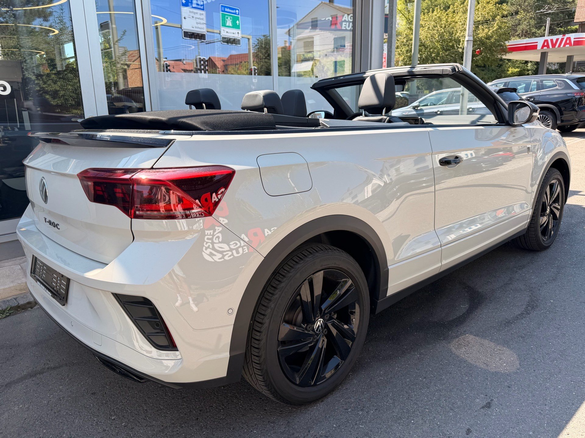 VW T-Roc CABRIOLET 1.5 TSI 150PS R-LINE *** KARMANN EDITION & 5 JAHRE VW WERKSGARANTIE ***-showroom-element-3