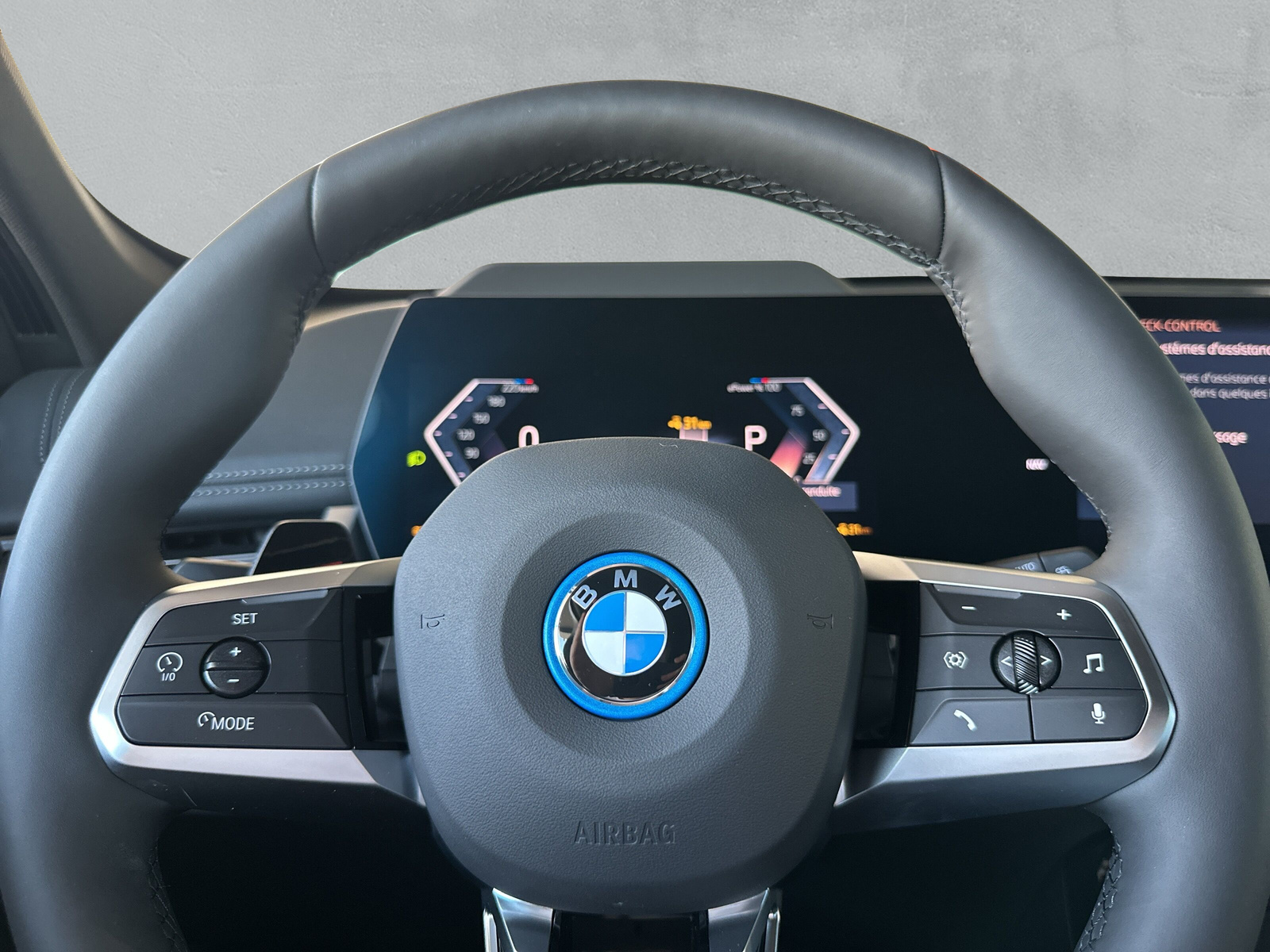 BMW iX1 xDrive 30 M Sport-image-17