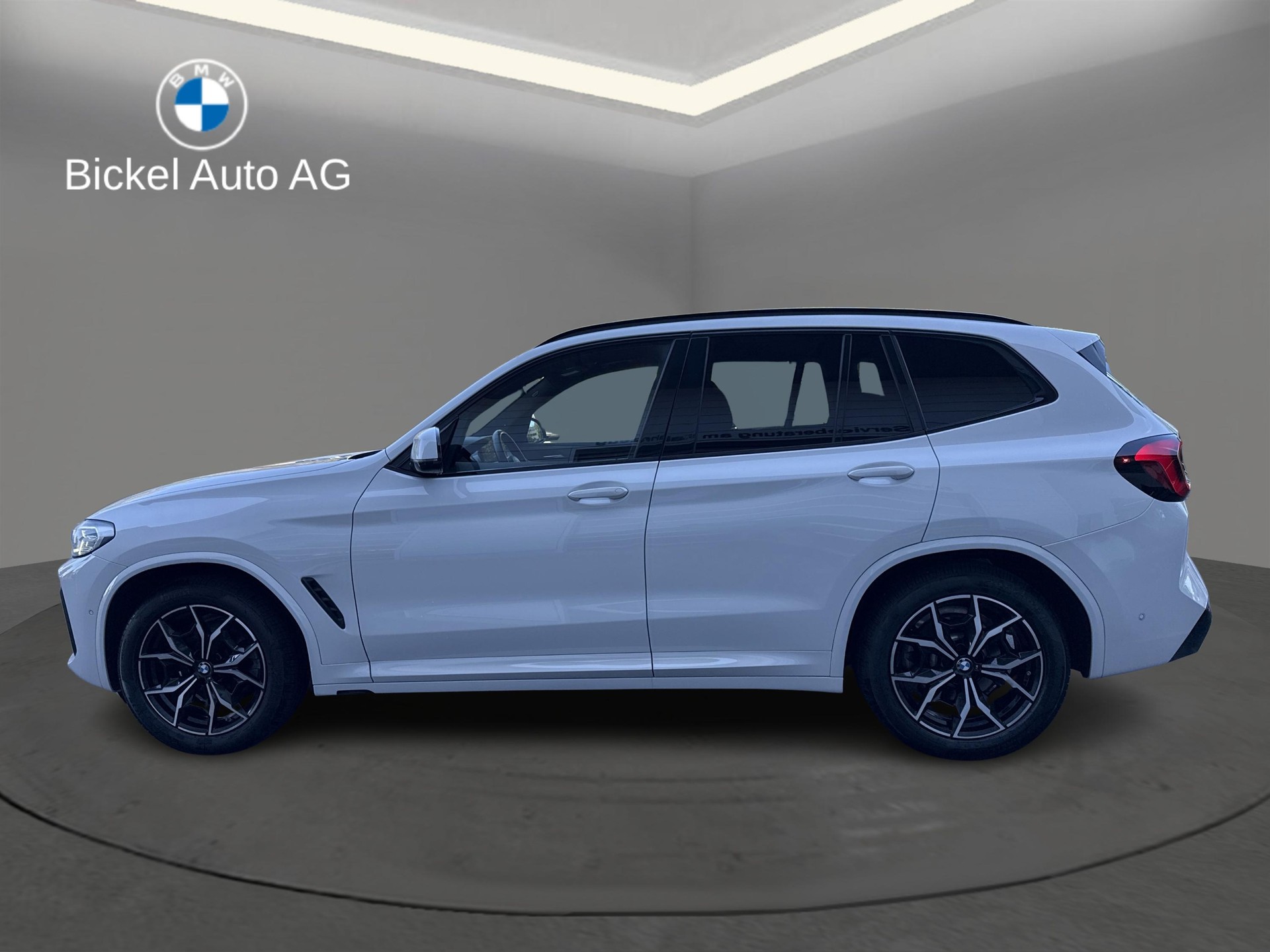 BMW X3 xDrive 20d M Sport-showroom-element-3