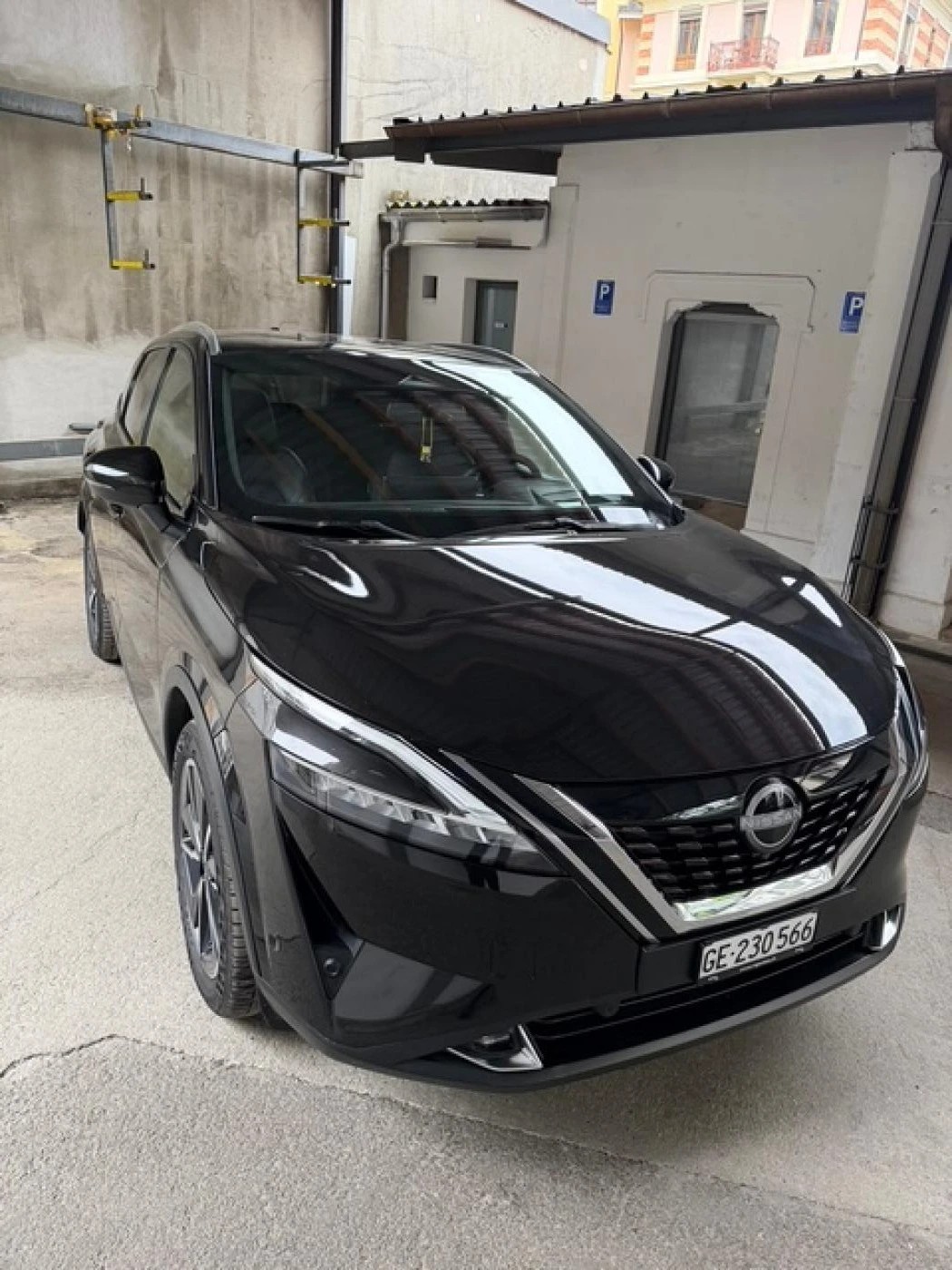 NISSAN Qashqai 1.5 VC-T e-Power Tekna-showroom-element-1