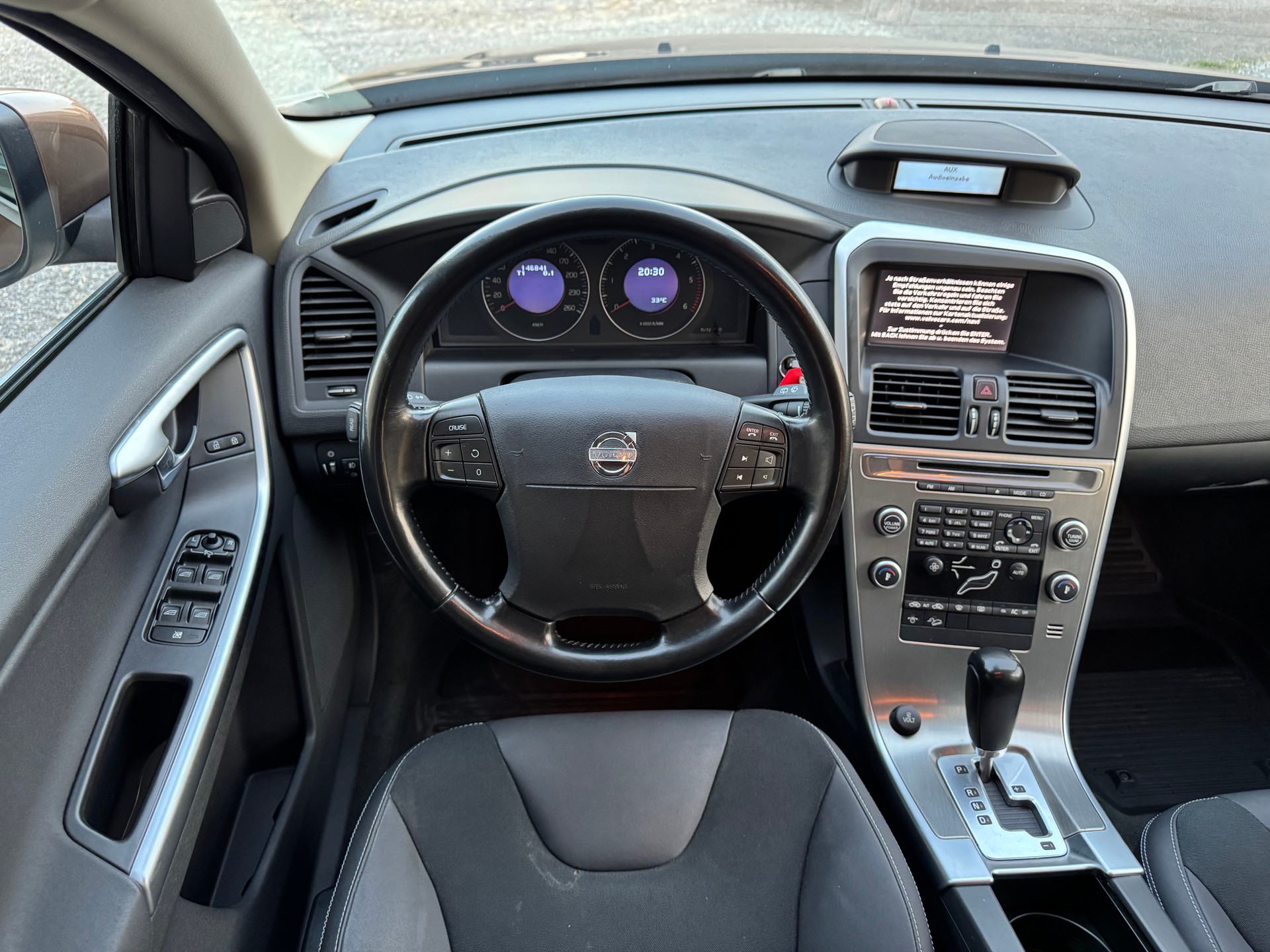 VOLVO XC60 2.4D AWD Summum Geartronic-image-10