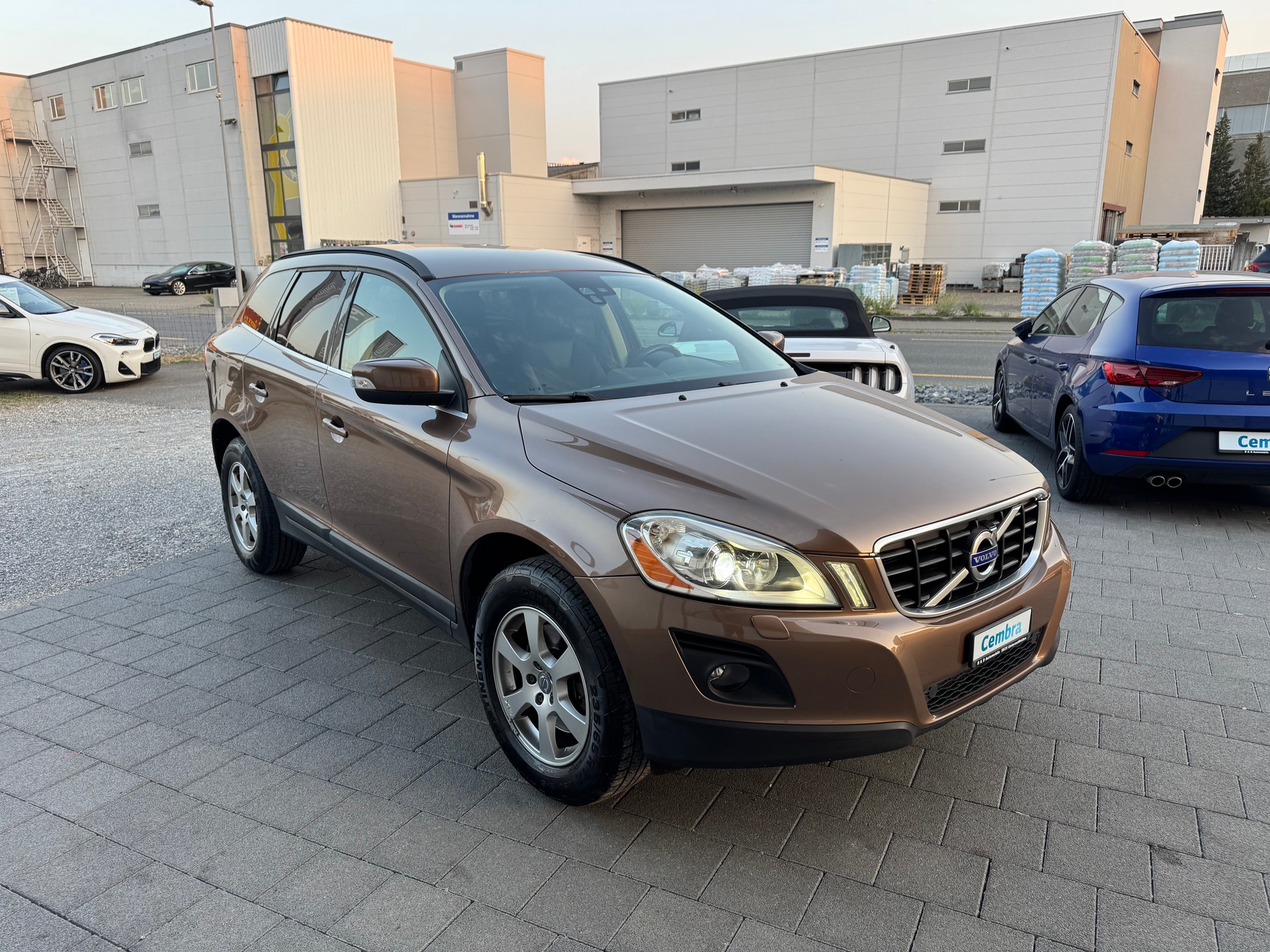 VOLVO XC60 2.4D AWD Summum Geartronic-image-3