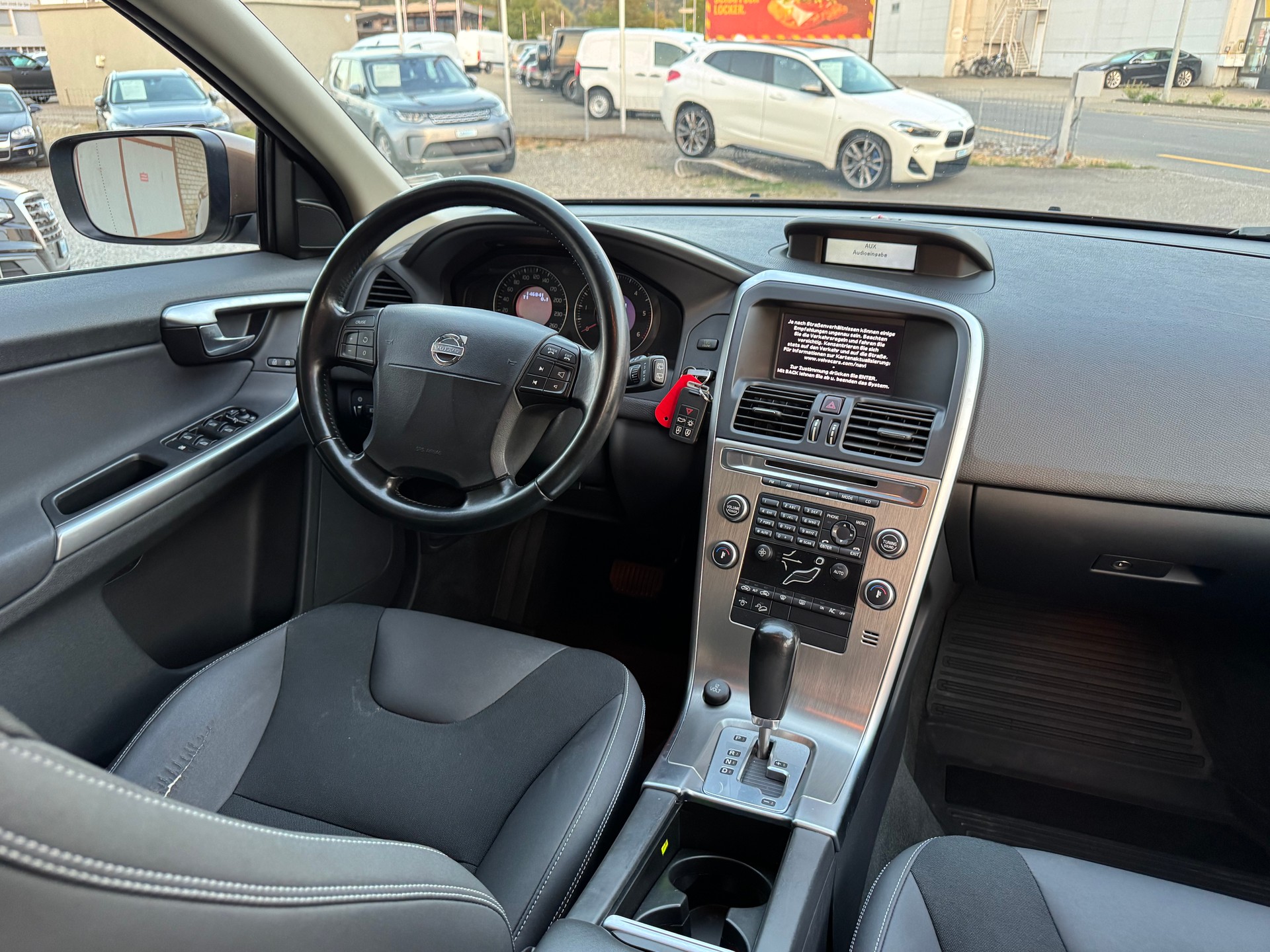 VOLVO XC60 2.4D AWD Summum Geartronic-image-11