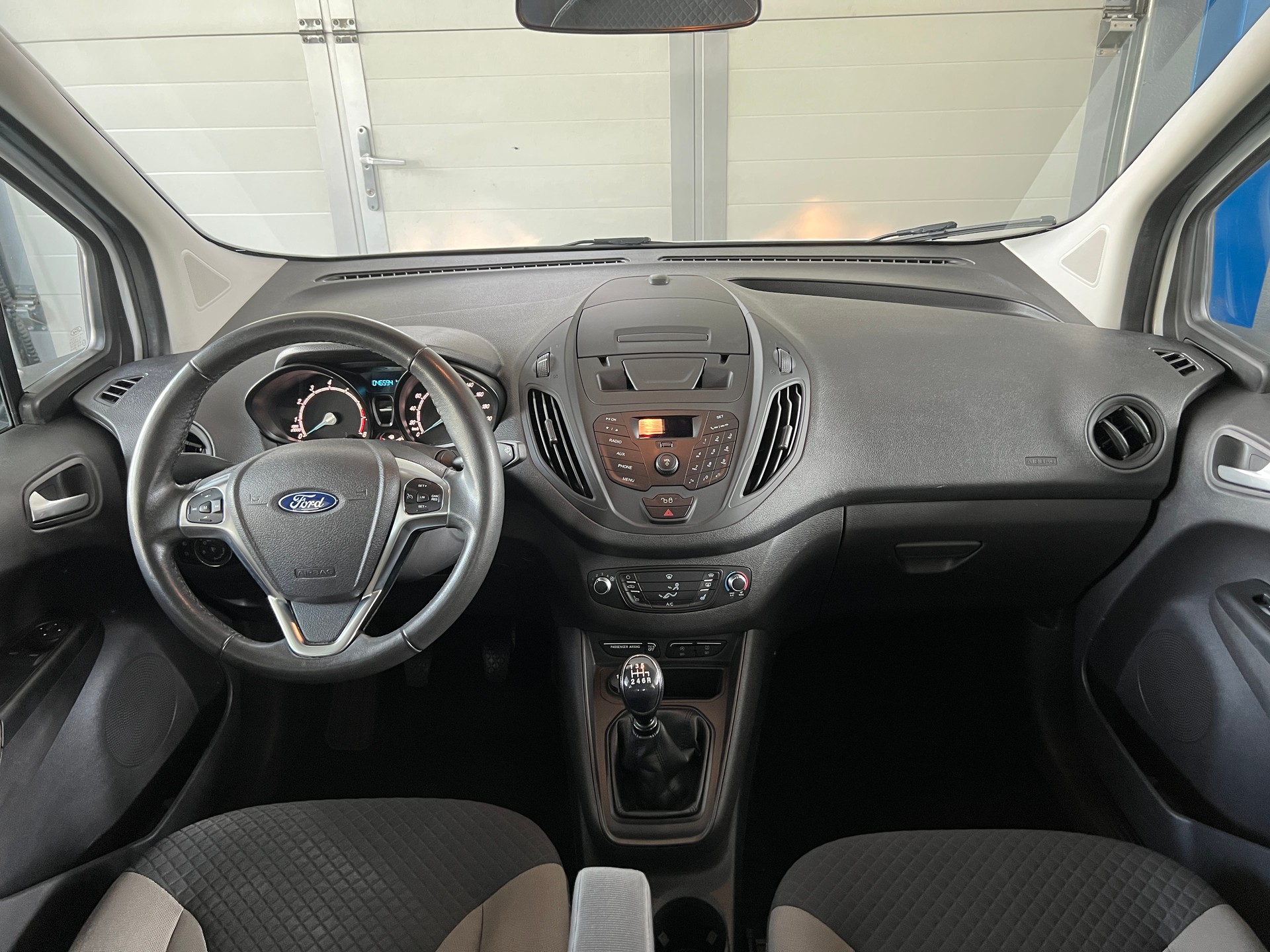 FORD Tourneo Courier 1.0 SCTi Trend-image-6