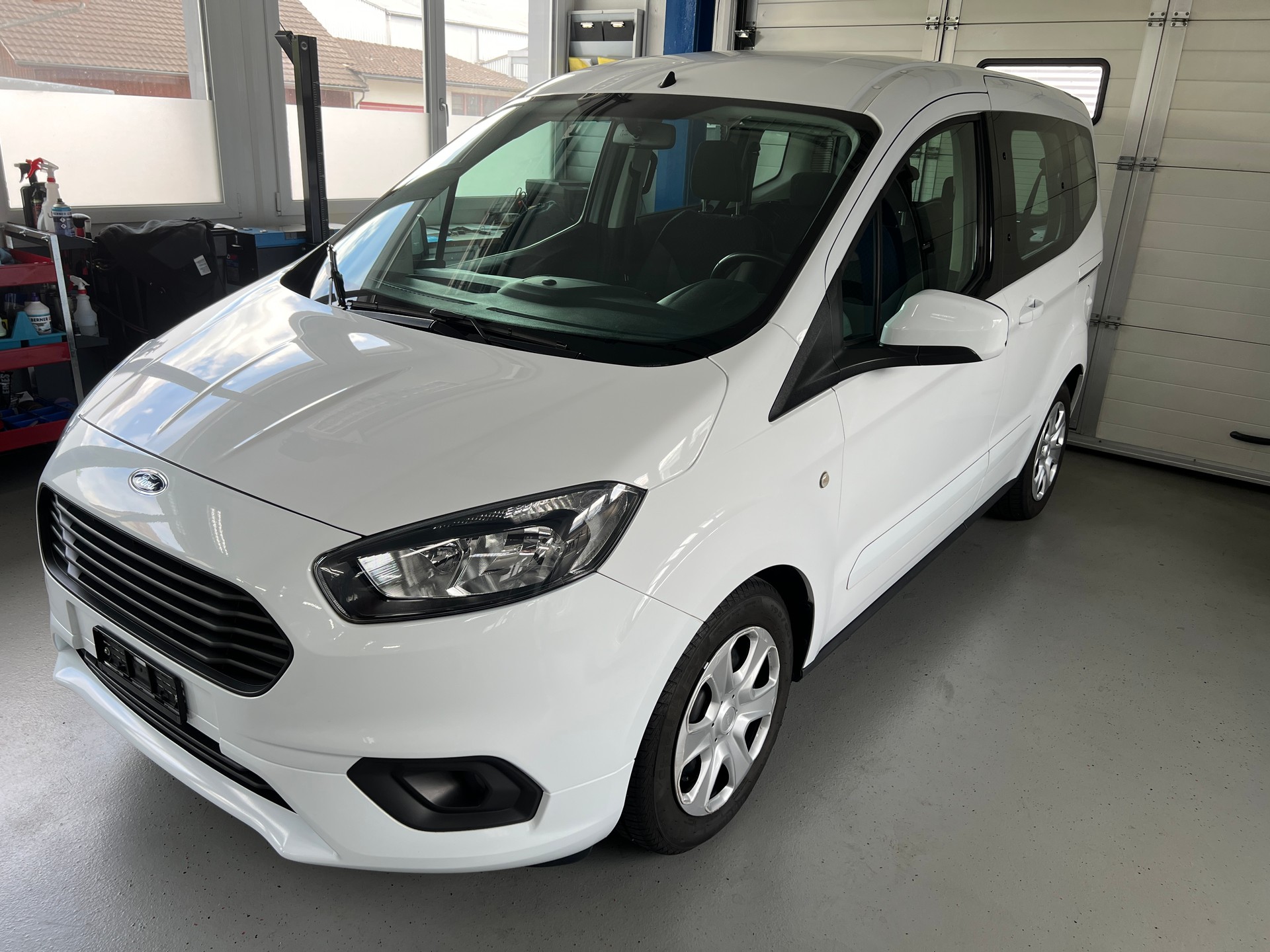 FORD Tourneo Courier 1.0 SCTi Trend