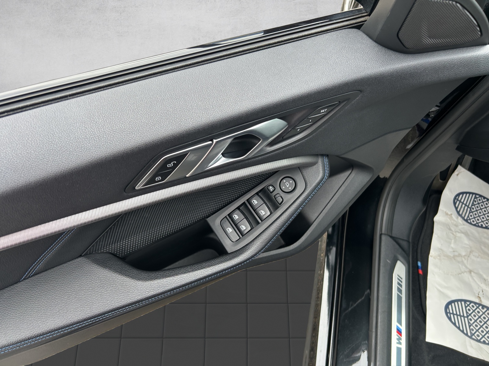 BMW 120d xDrive Steptronic M Sport-image-17
