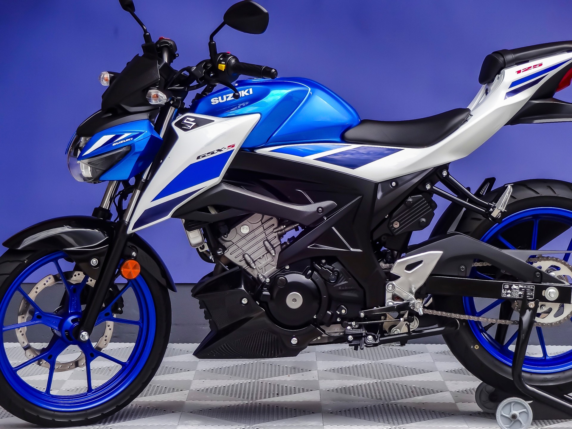 SUZUKI GSX-S 125-image-2
