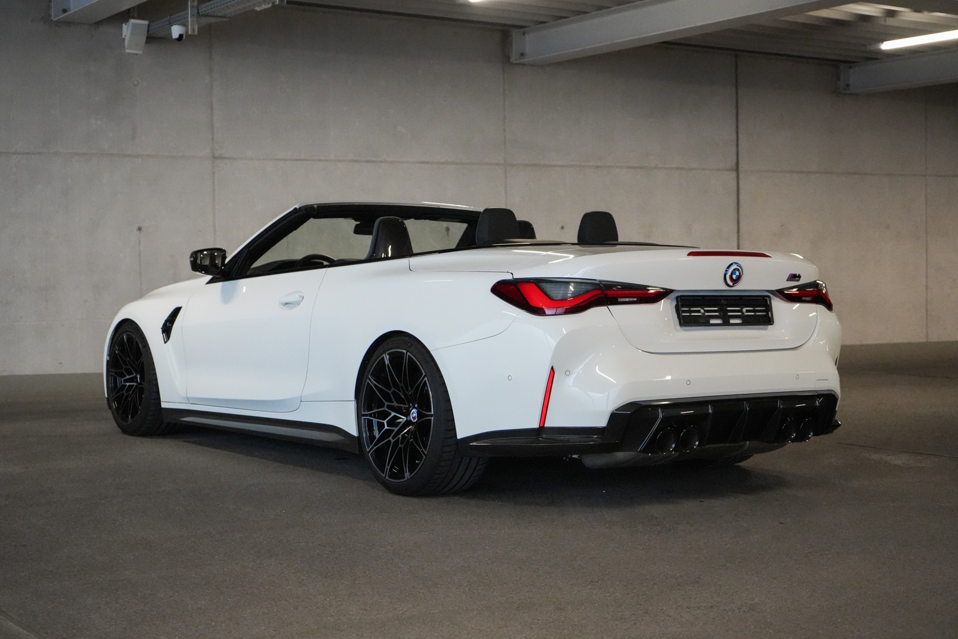 BMW M4 Cabrio Competition M xDrive-image-5