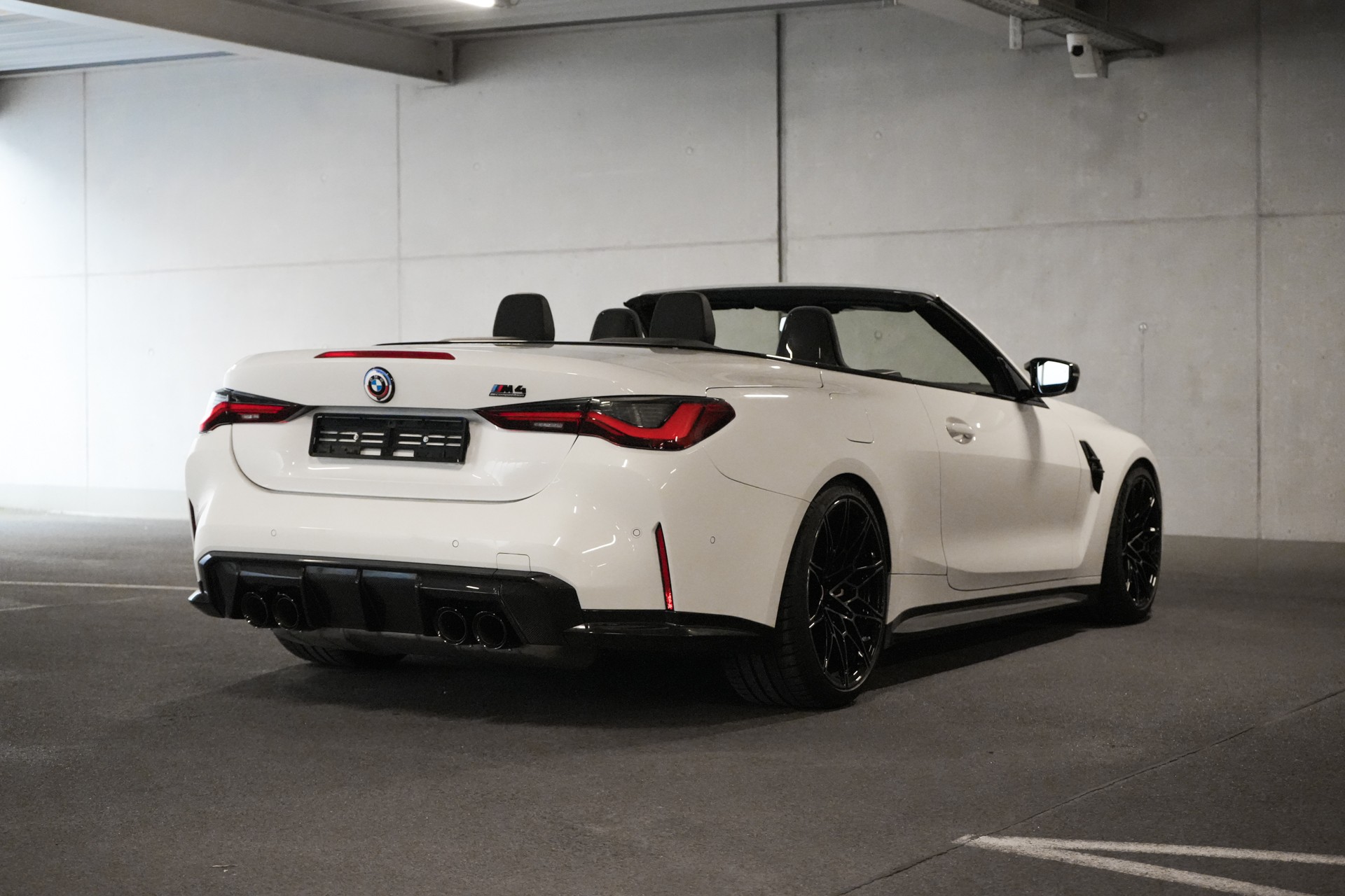 BMW M4 Cabrio Competition M xDrive-image-4