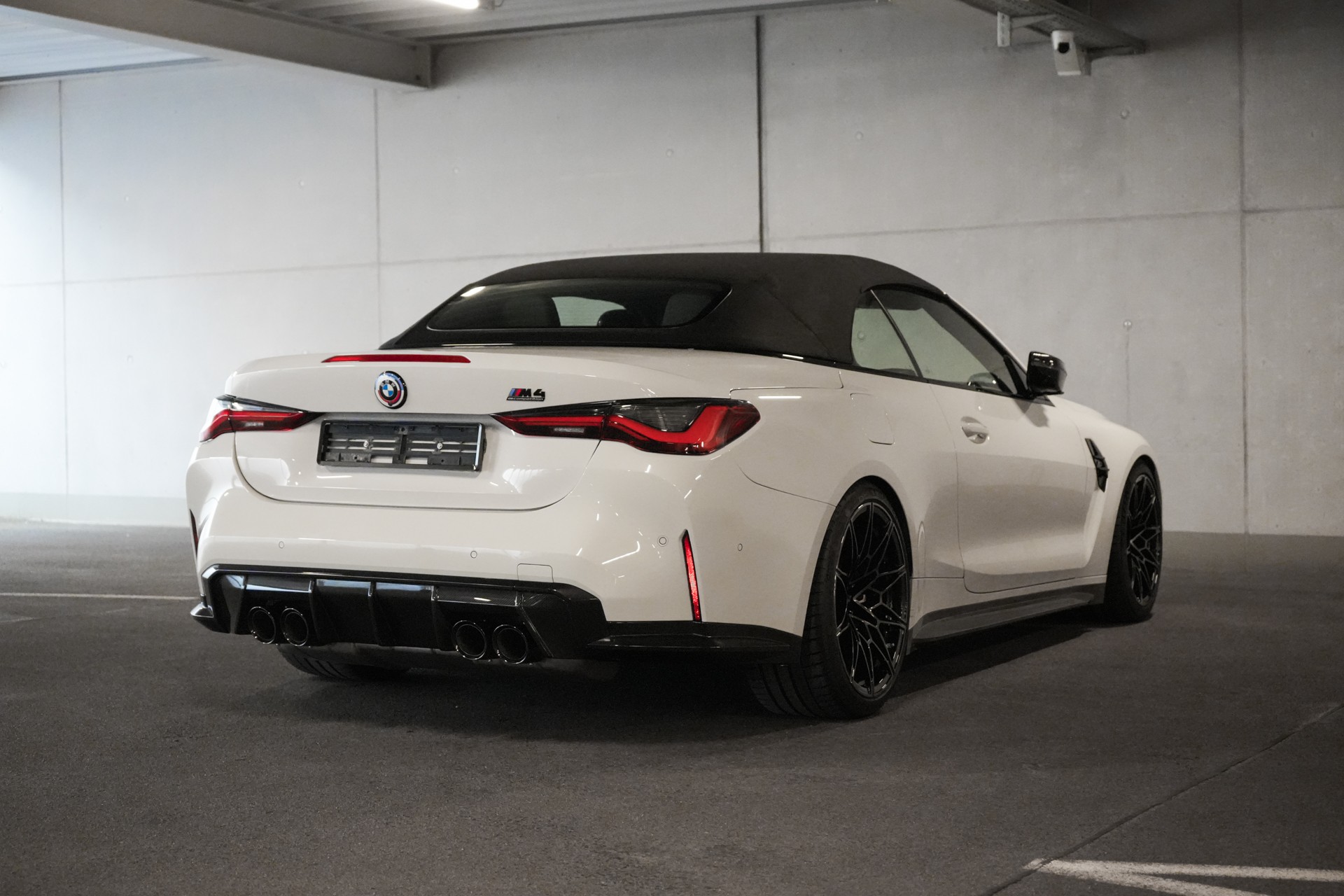BMW M4 Cabrio Competition M xDrive-image-10