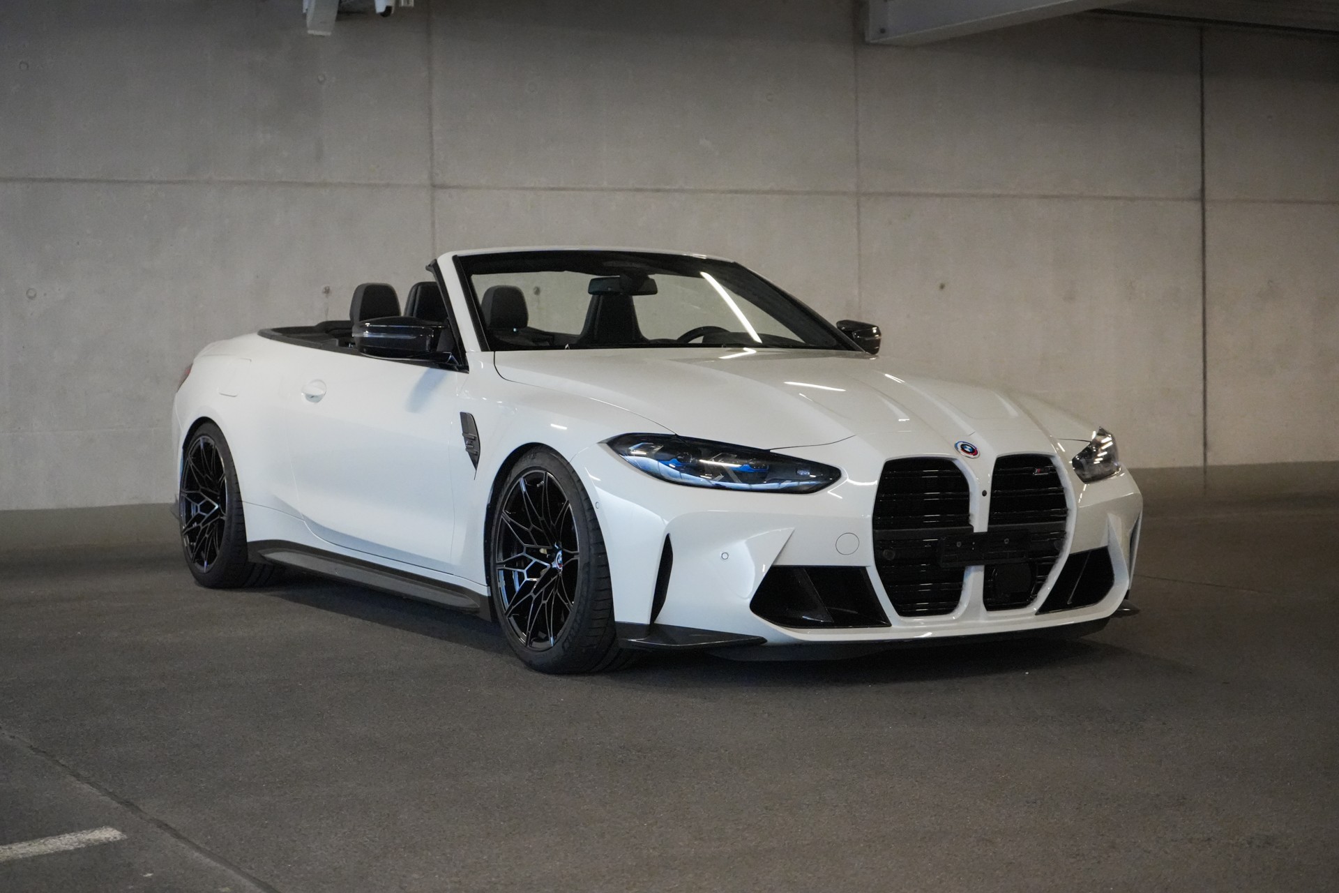 BMW M4 Cabrio Competition M xDrive-showroom-element-2