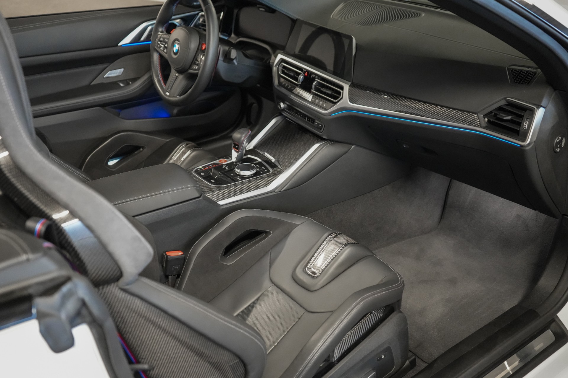 BMW M4 Cabrio Competition M xDrive-image-23
