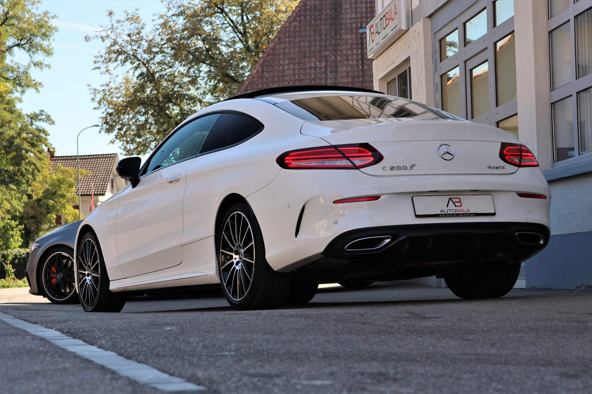 MERCEDES-BENZ C 200 Coupé 4Matic AMG Line 9G-Tronic (CH)-showroom-element-2