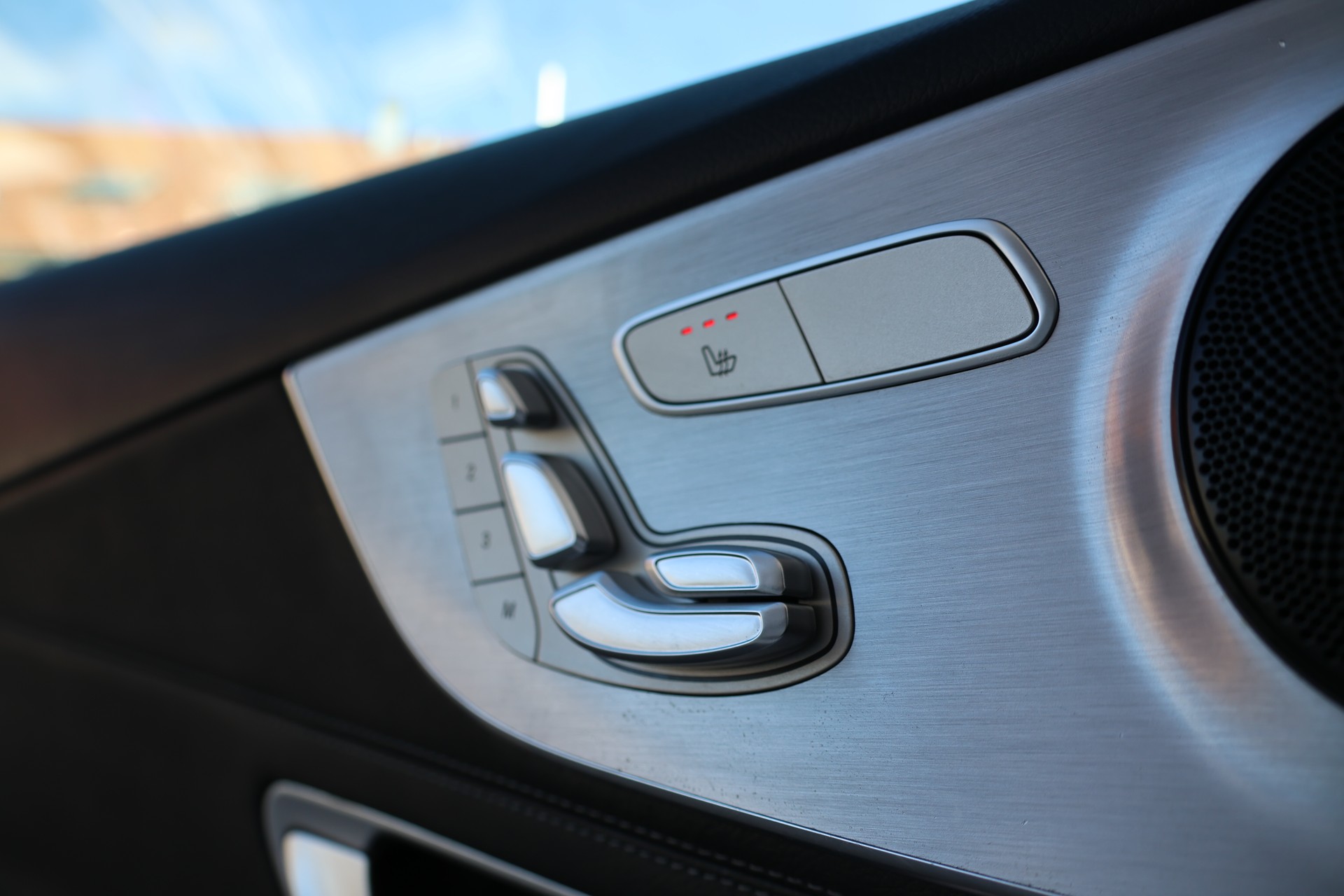 MERCEDES-BENZ C 200 Coupé 4Matic AMG Line 9G-Tronic (CH)-image-14
