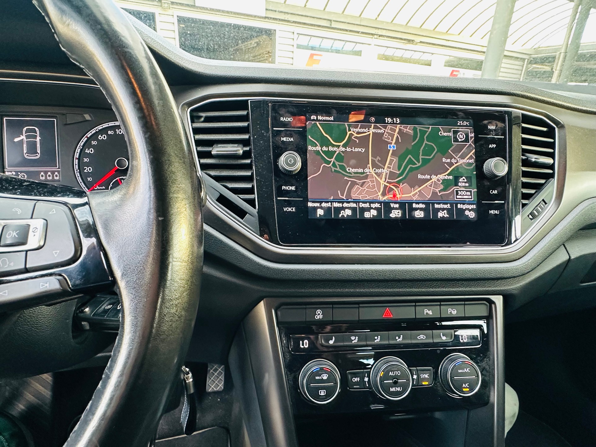 VW T-Roc 2.0 TSI Advance DSG 4Motion-image-11