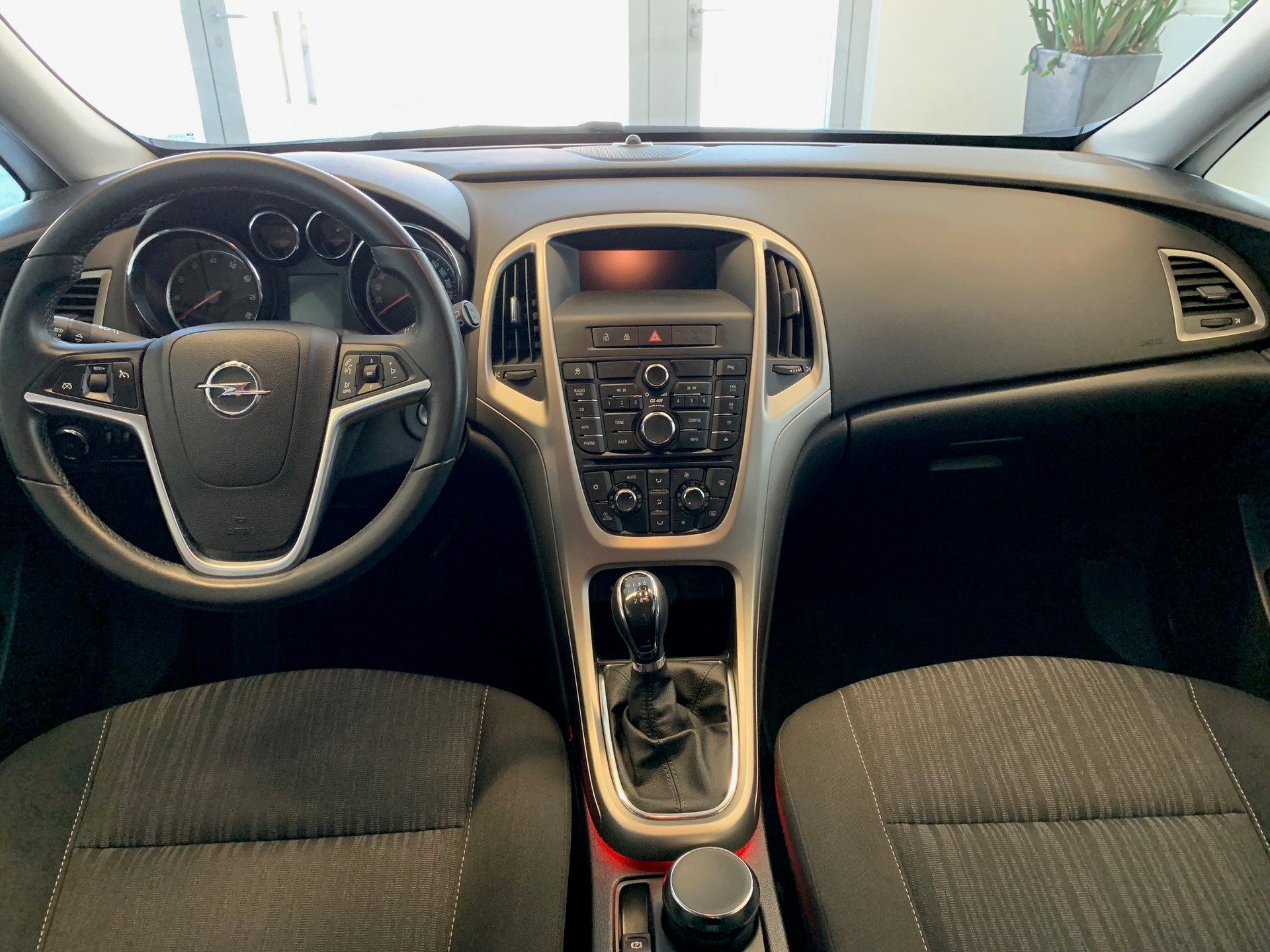 OPEL Astra 1.4i 16V Turbo Sport-image-10