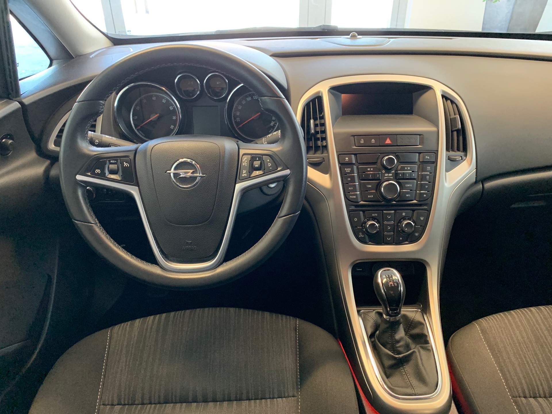 OPEL Astra 1.4i 16V Turbo Sport-image-11