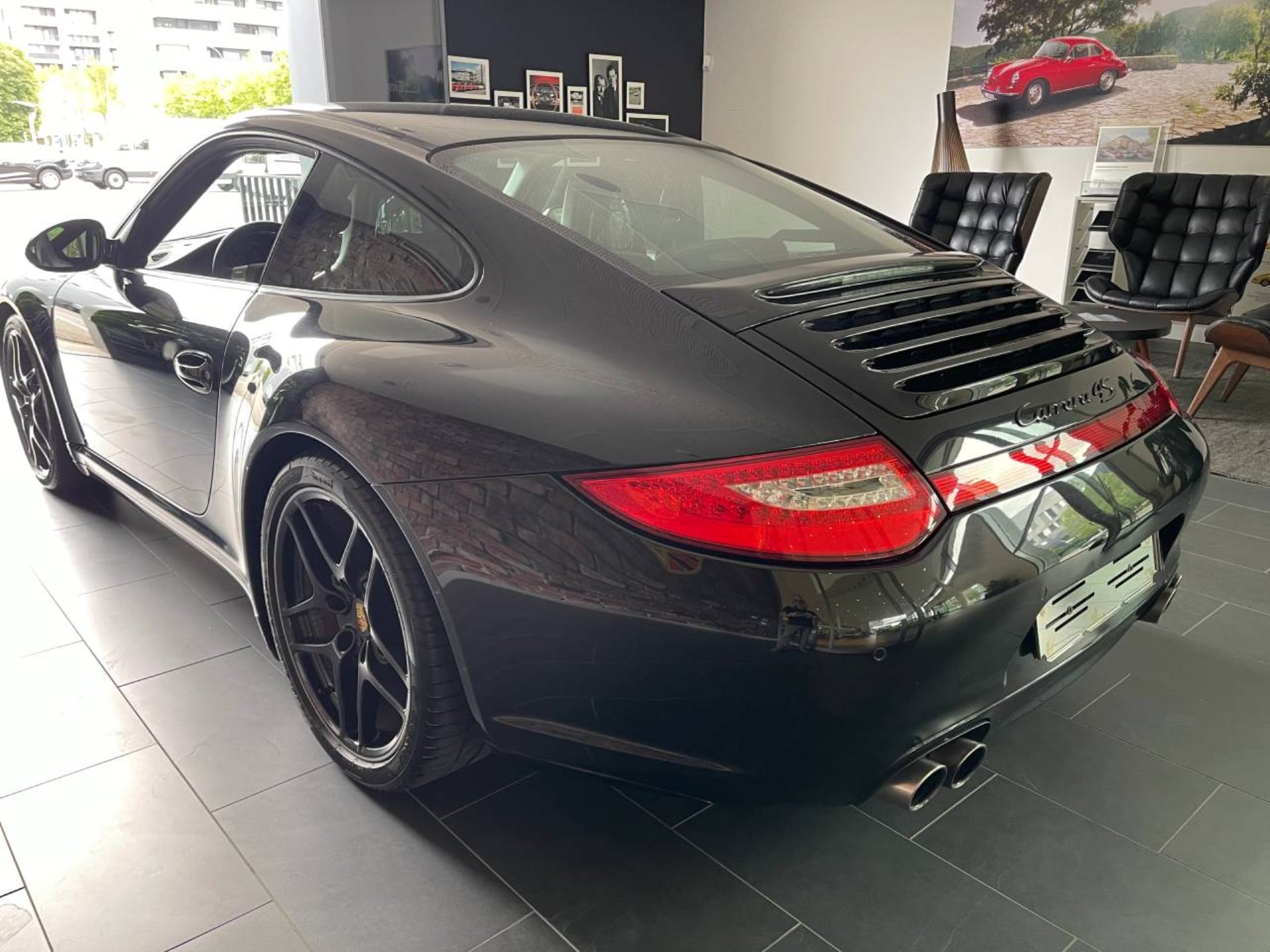 PORSCHE 911 Carrera 4S-image-19