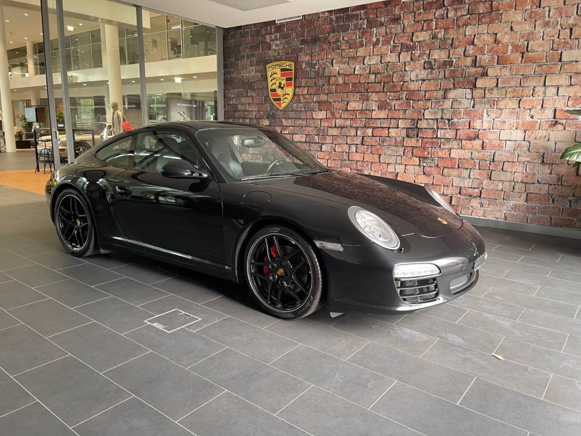 PORSCHE 911 Carrera 4S-showroom-element-2