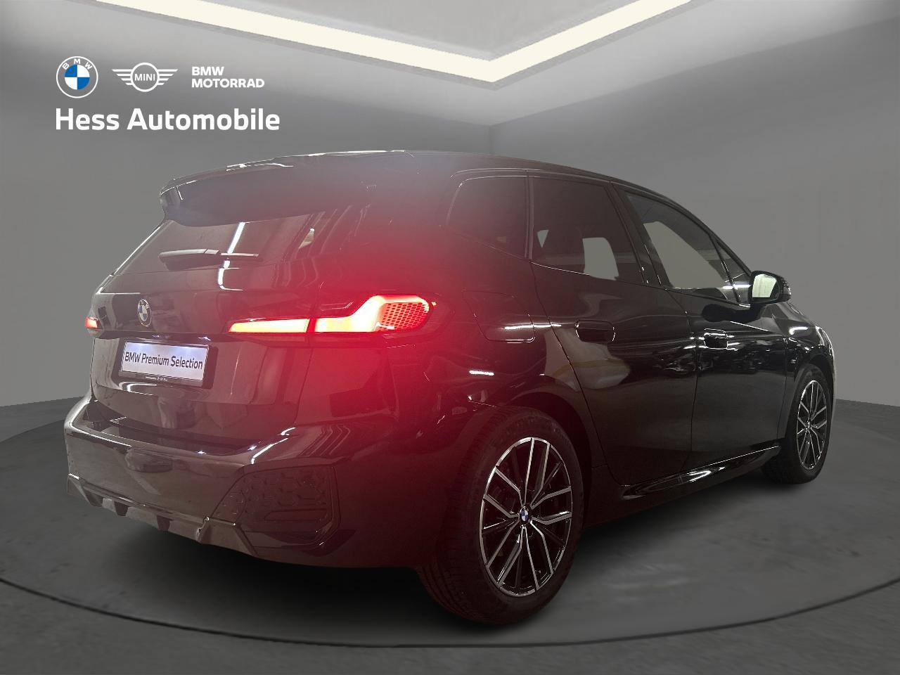 BMW 220i AT M Sport-showroom-element-3