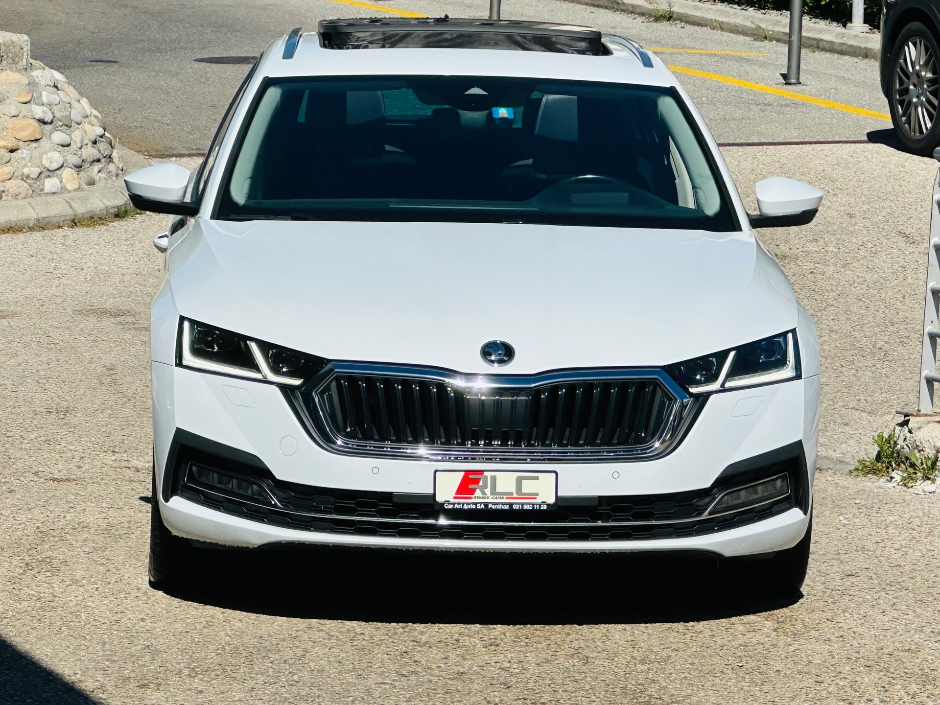 SKODA Octavia Combi 1.4 TSI PHEV DSG Style-showroom-element-3