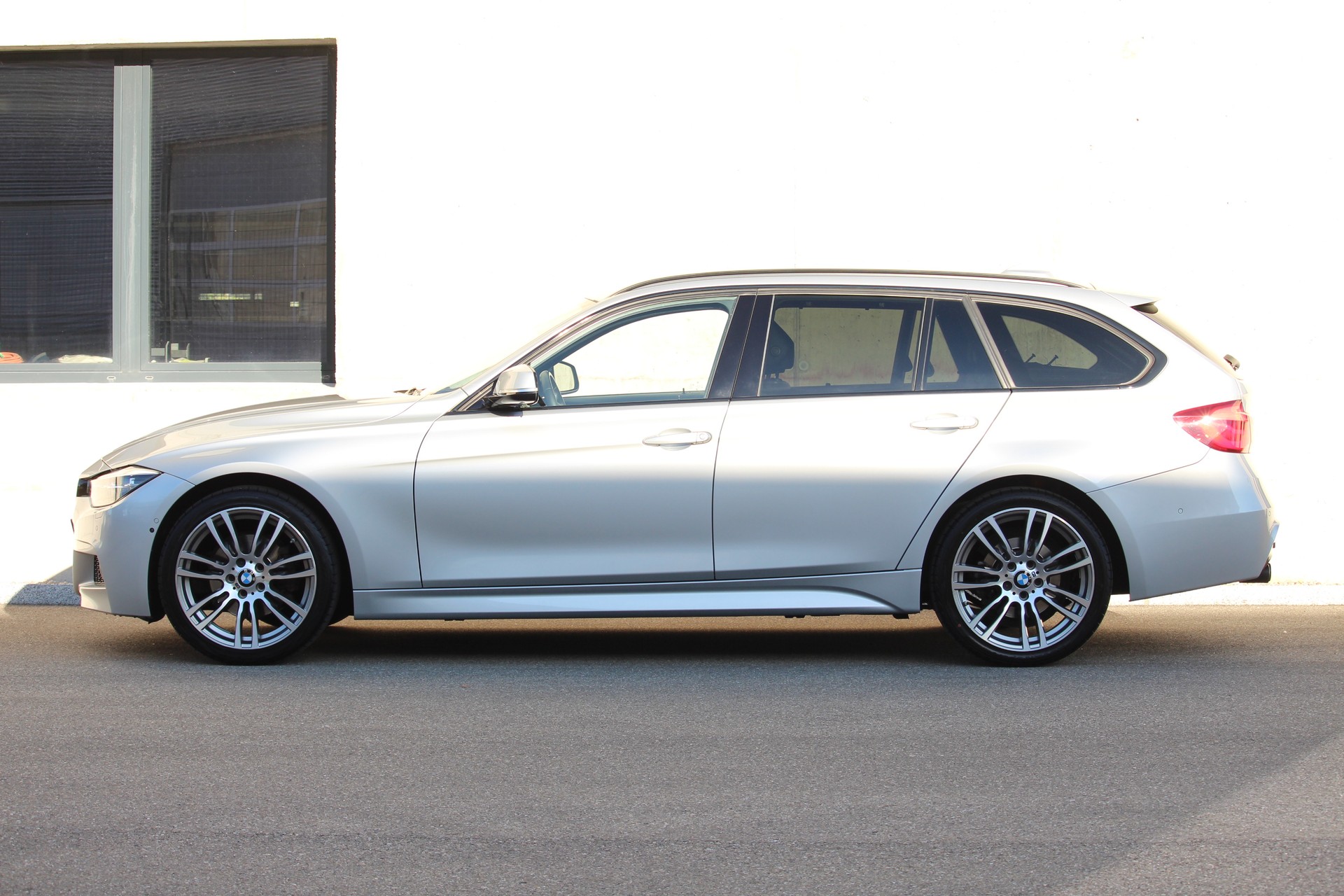 BMW 320d xDrive Touring Edition M Sport Steptronic *Facelift Model *19 Zoll M-Aluräder *CH-Fahrzeug-image-8