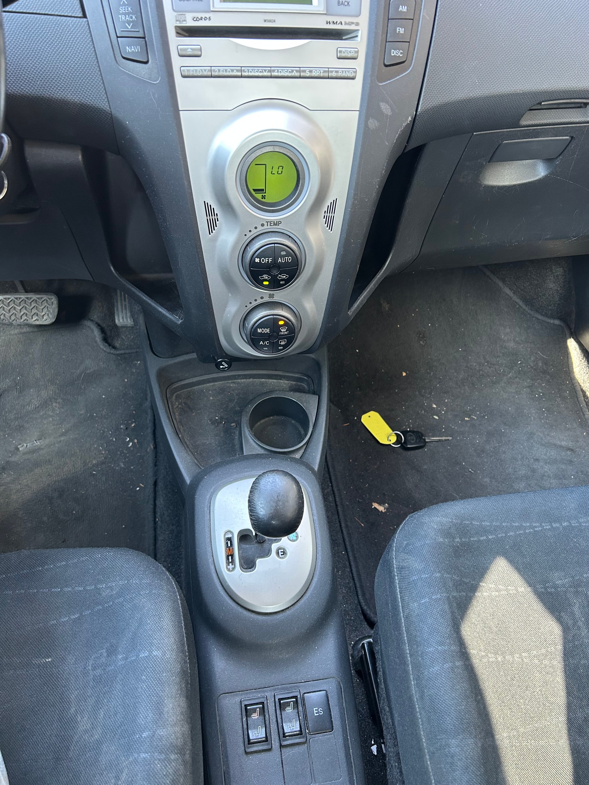 TOYOTA Yaris 1.3 Linea Sol ist fix Preise-image-13
