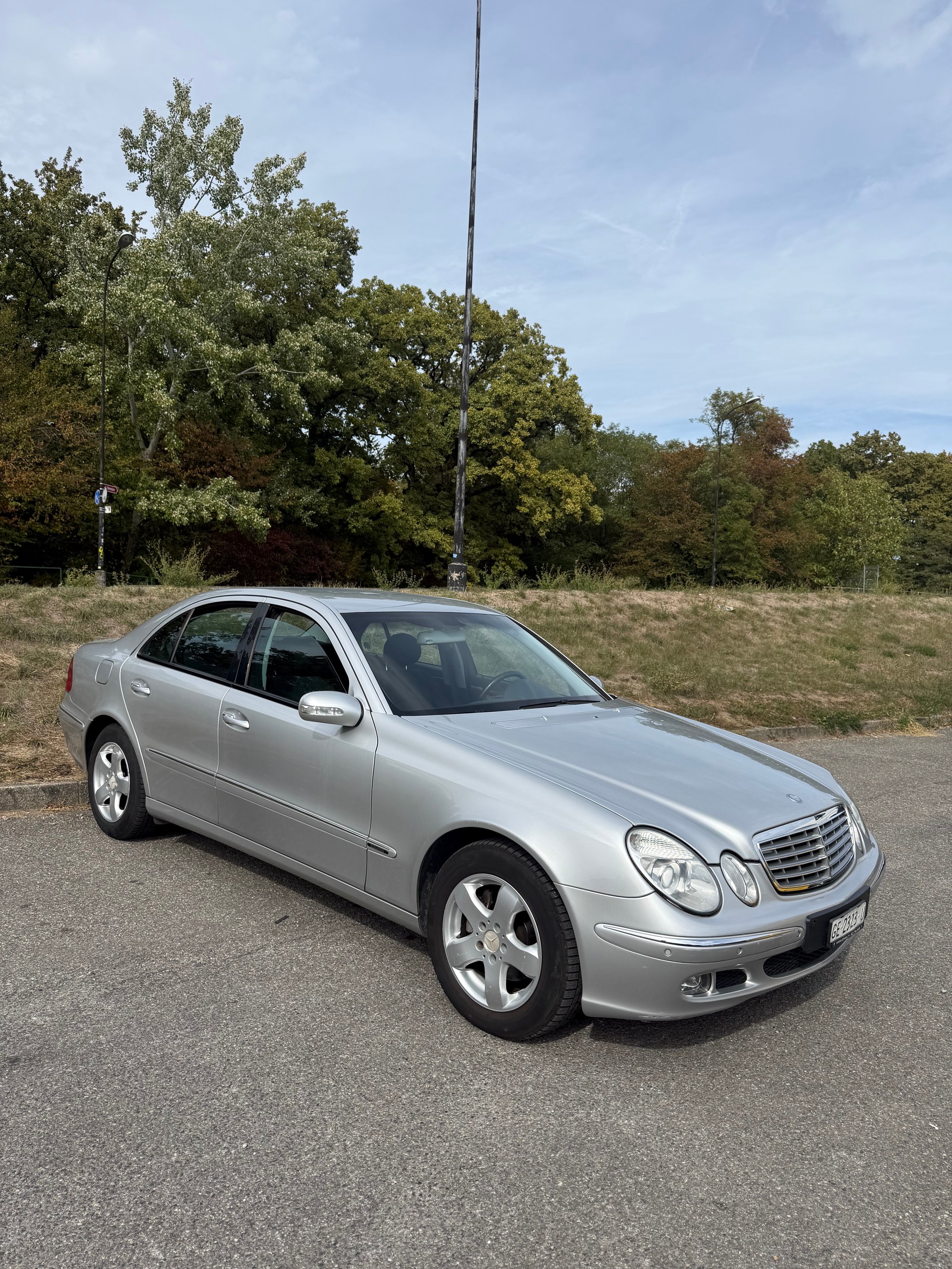 MERCEDES-BENZ W211