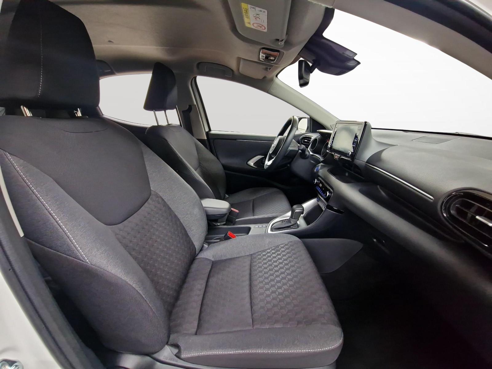 TOYOTA Yaris 1.5 VVT-i HSD Trend-image-9