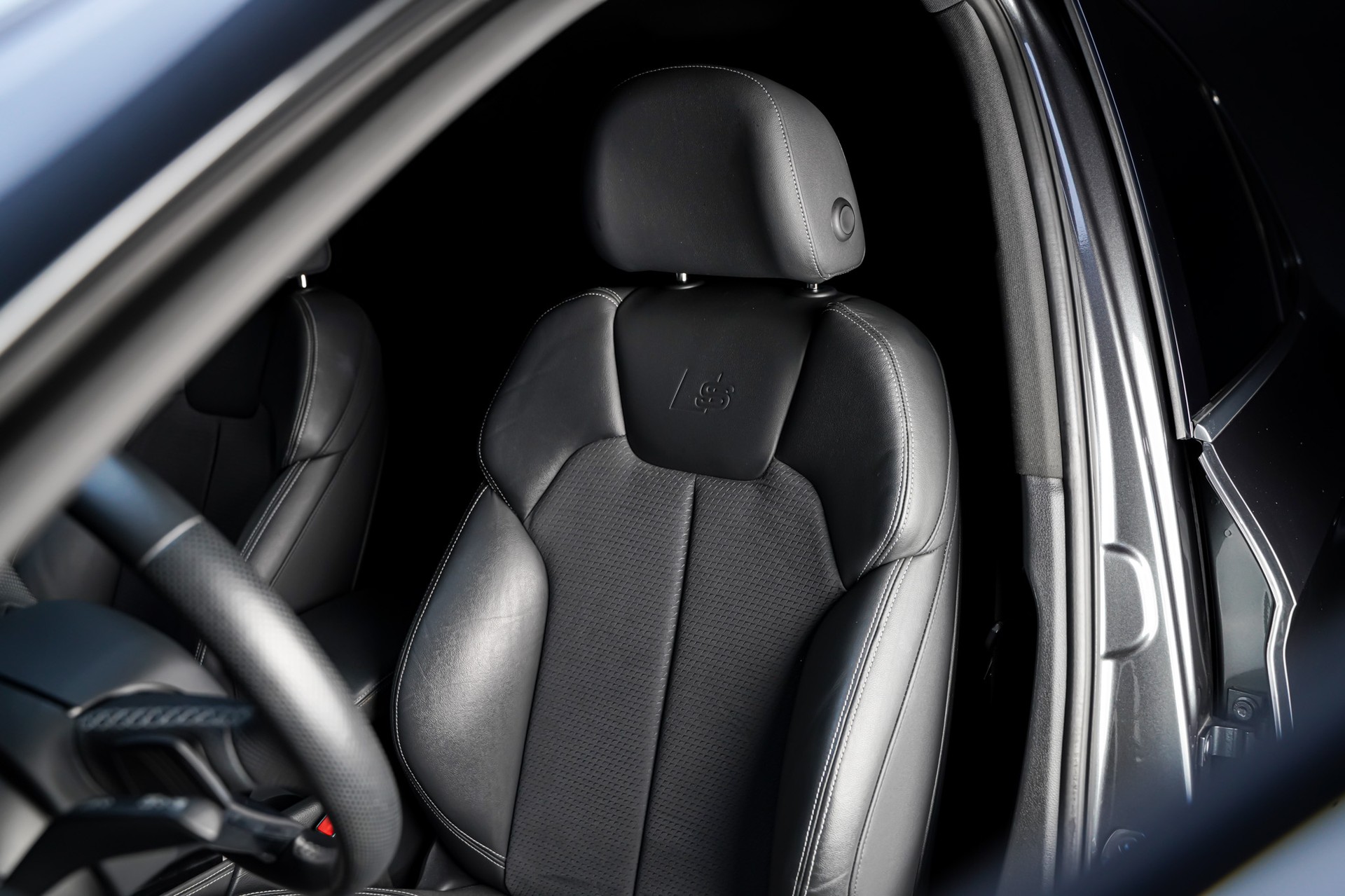 AUDI Q5 Sportback 40 TFSI S line quattro S-tronic-image-13