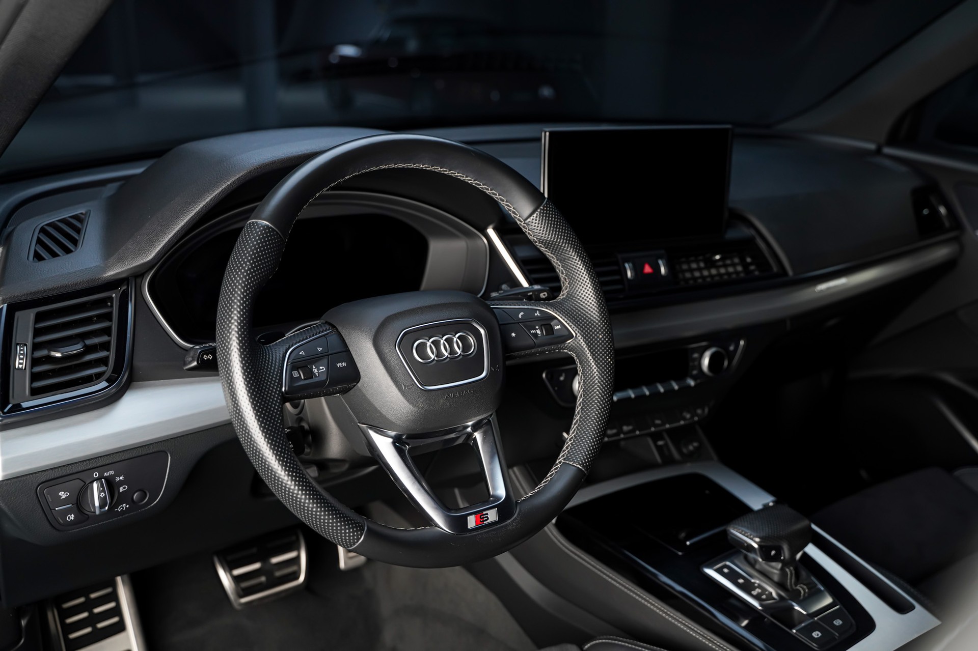 AUDI Q5 Sportback 40 TFSI S line quattro S-tronic-image-10
