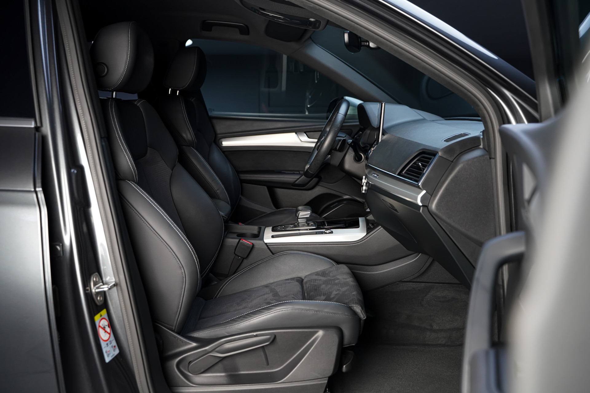 AUDI Q5 Sportback 40 TFSI S line quattro S-tronic-image-18