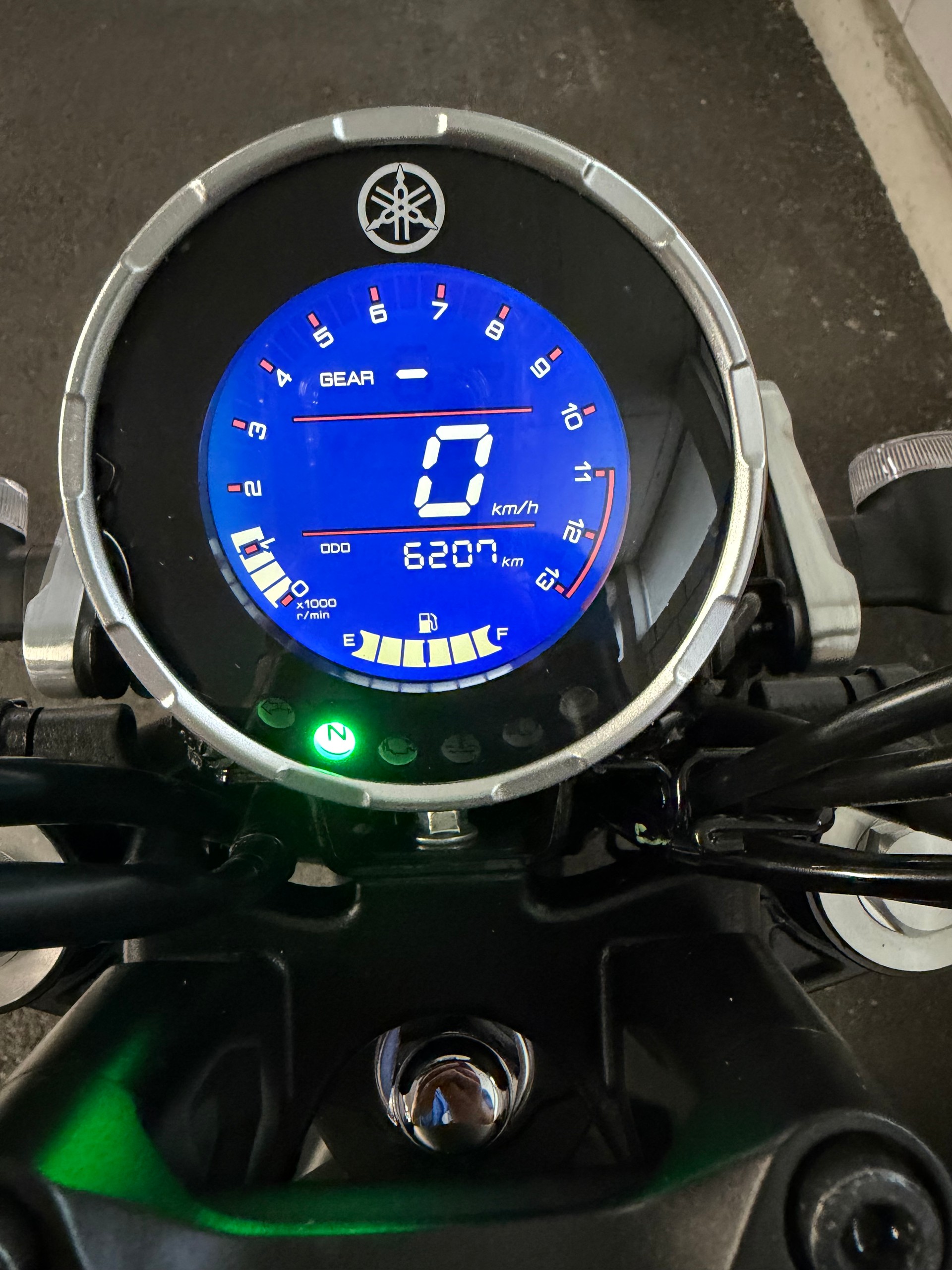 YAMAHA Legacy, MIZU Tieferlegung, Sattler, Puig (kleinere) Bremshebel wegen kleinerer Fahrerin-image-3