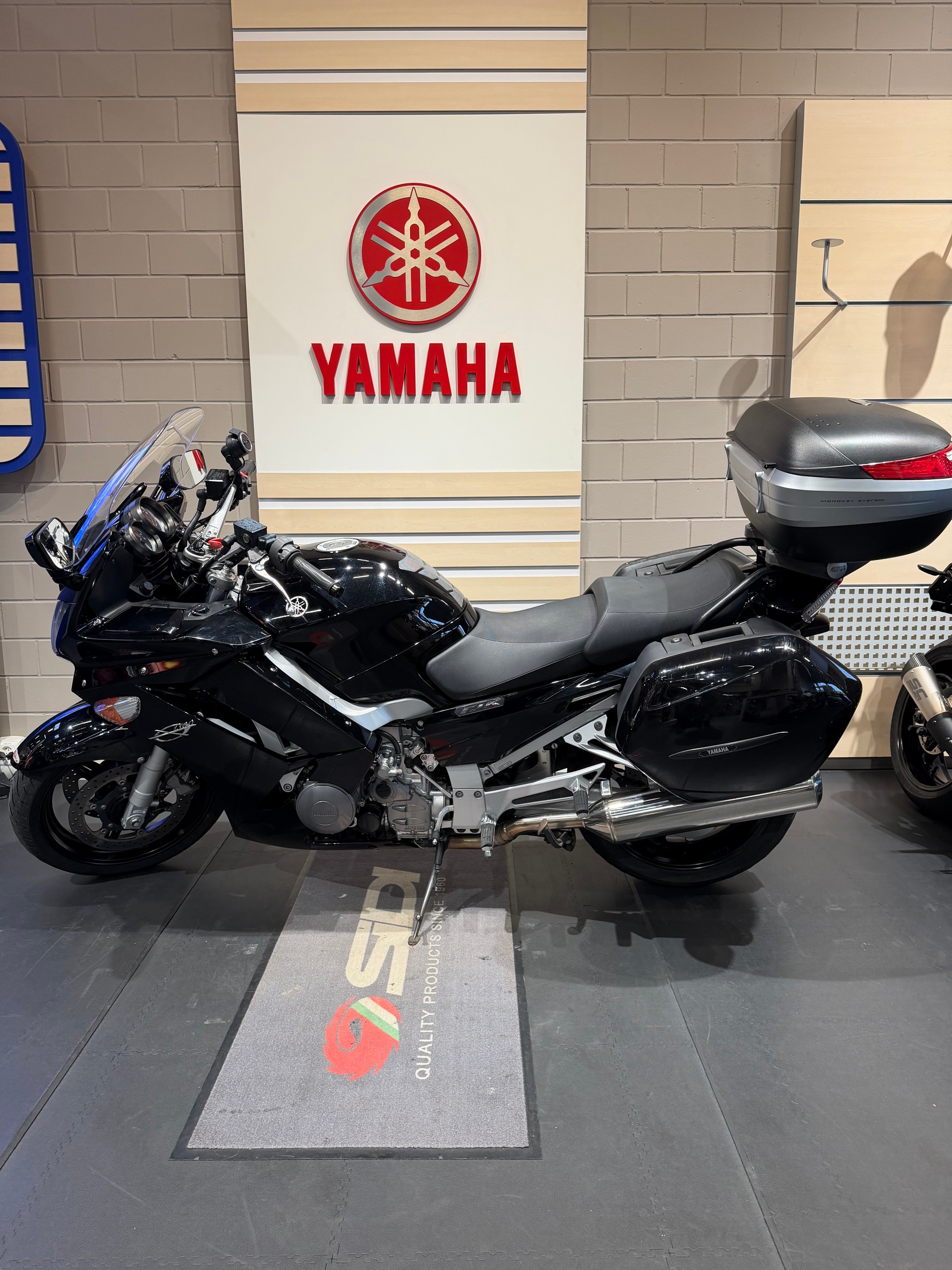 YAMAHA FJR 1300 ABS-image-1