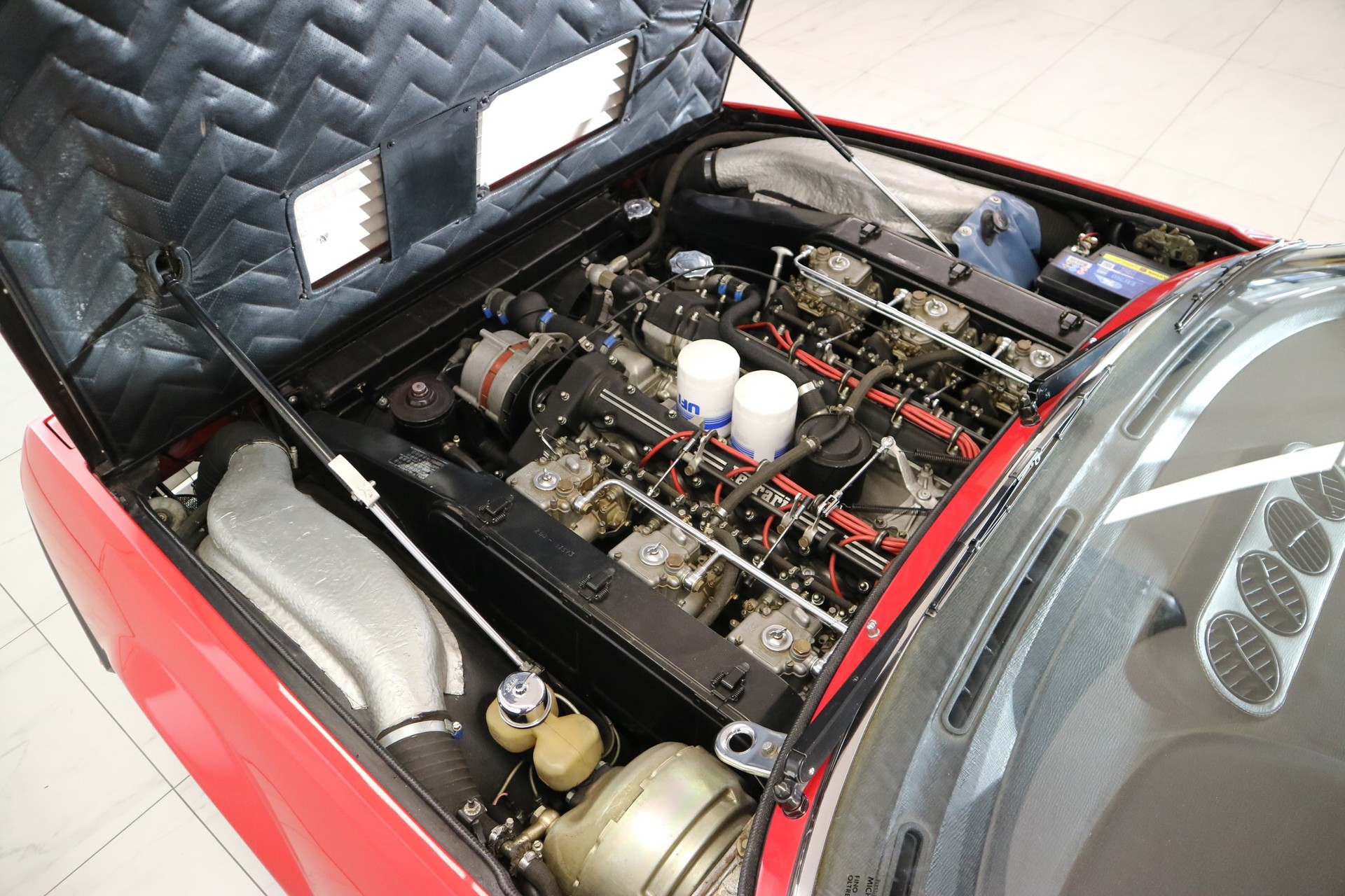 FERRARI 365 GT 4 2+2-image-8
