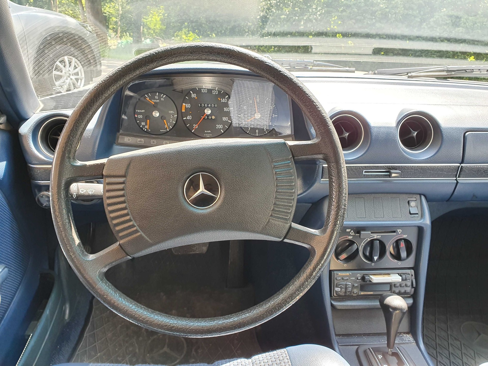 MERCEDES-BENZ 230 W123-image-5