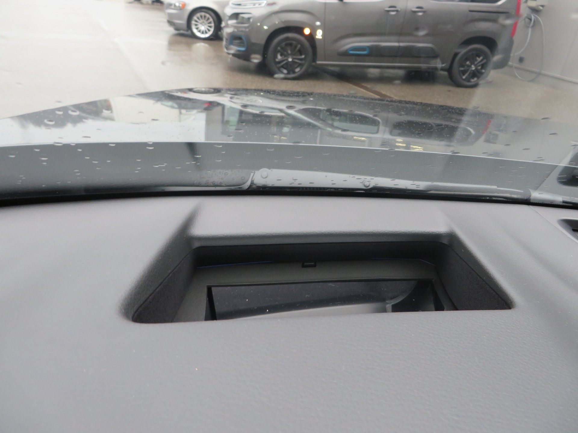 MAZDA MX-30 PHEV e-Skyactiv R-EV 170 Exclusive-Line-image-10