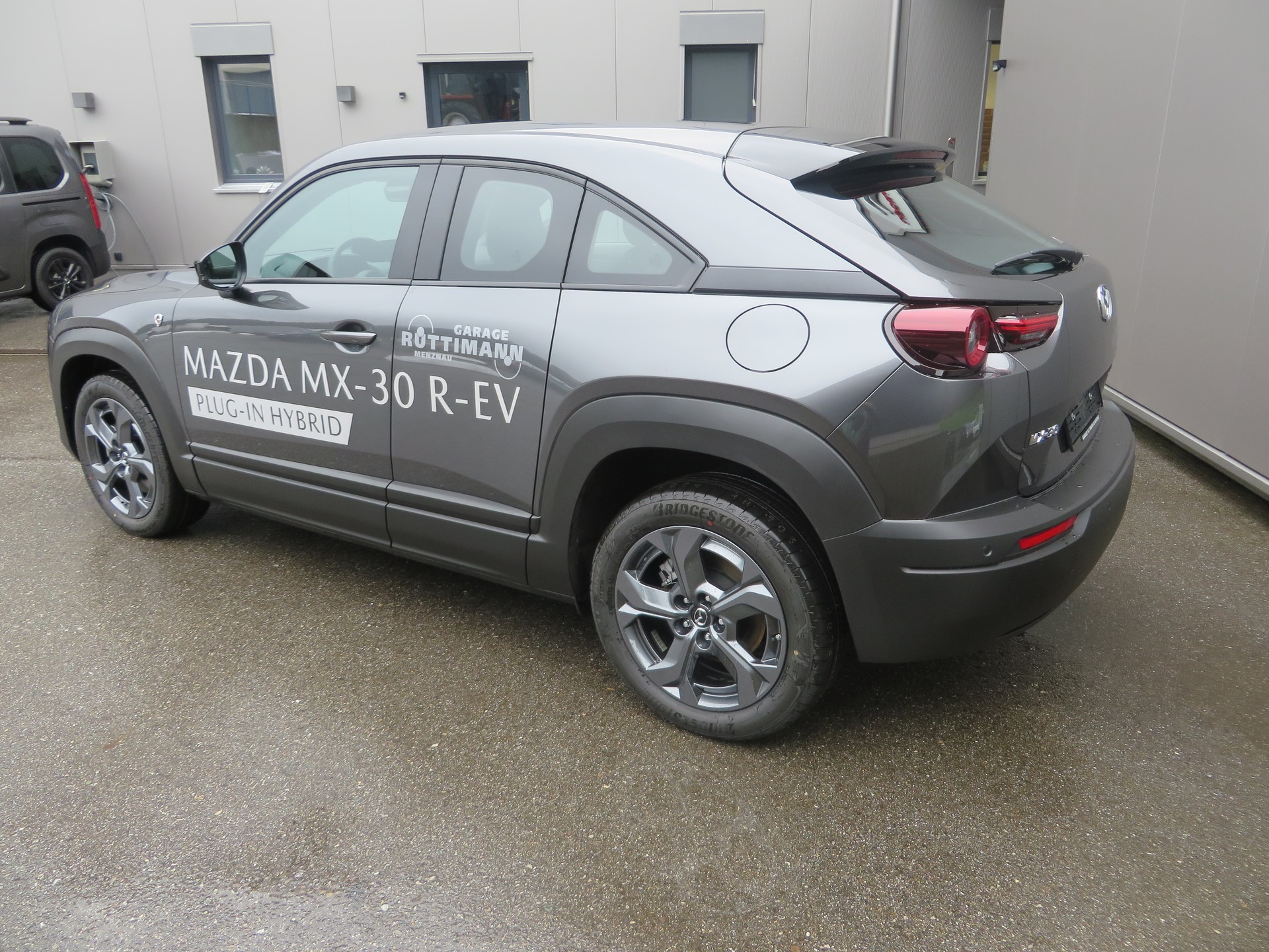 MAZDA MX-30 PHEV e-Skyactiv R-EV 170 Exclusive-Line-image-2