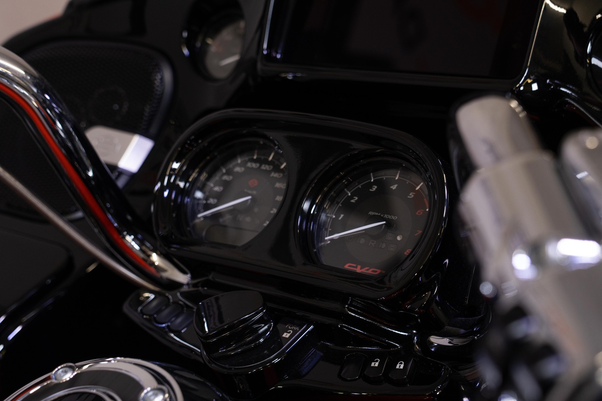 HARLEY-DAVIDSON FLTRXSE Road Glide Special 117 CVO-image-7