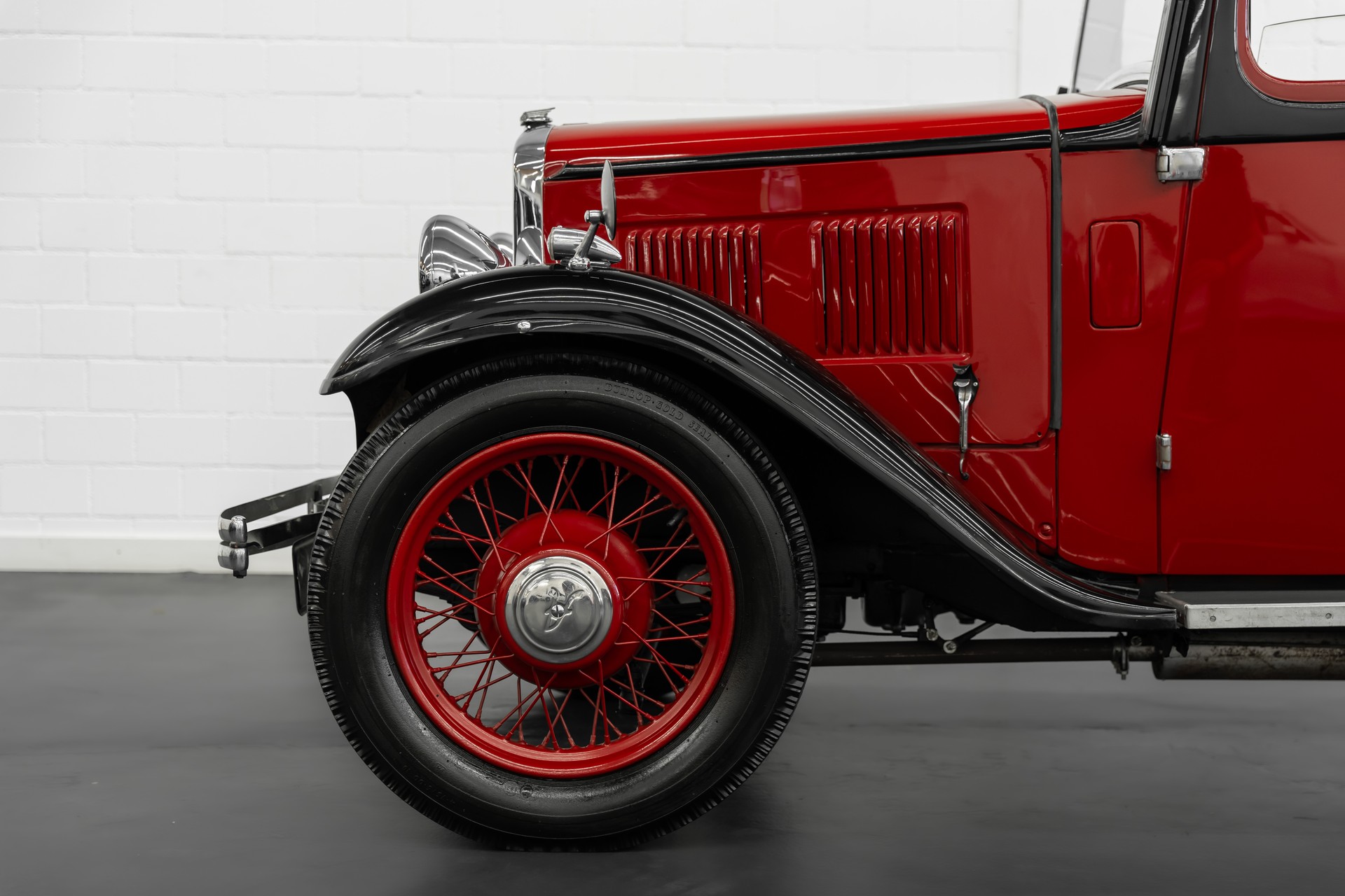 AUSTIN Ten Saloon-image-10
